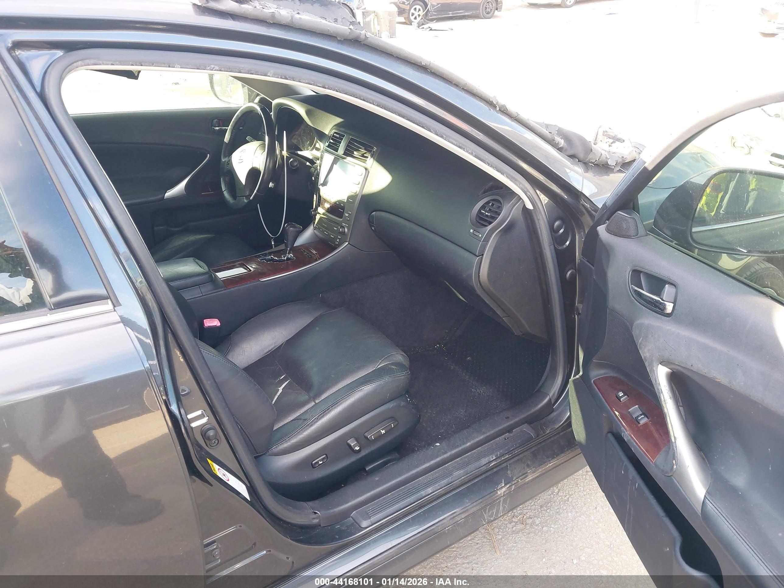 LEXUS IS image 5