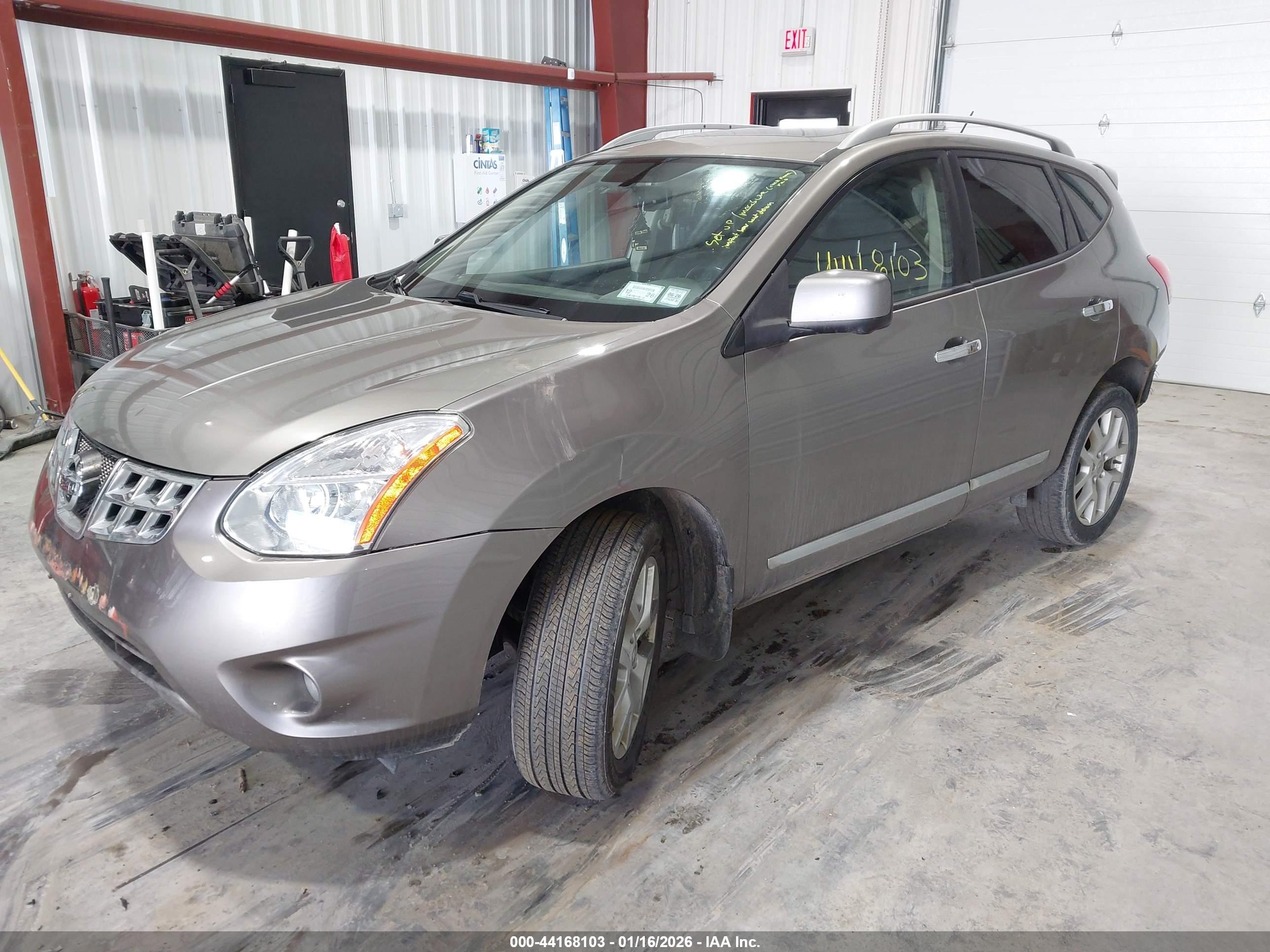 NISSAN ROGUE image 2