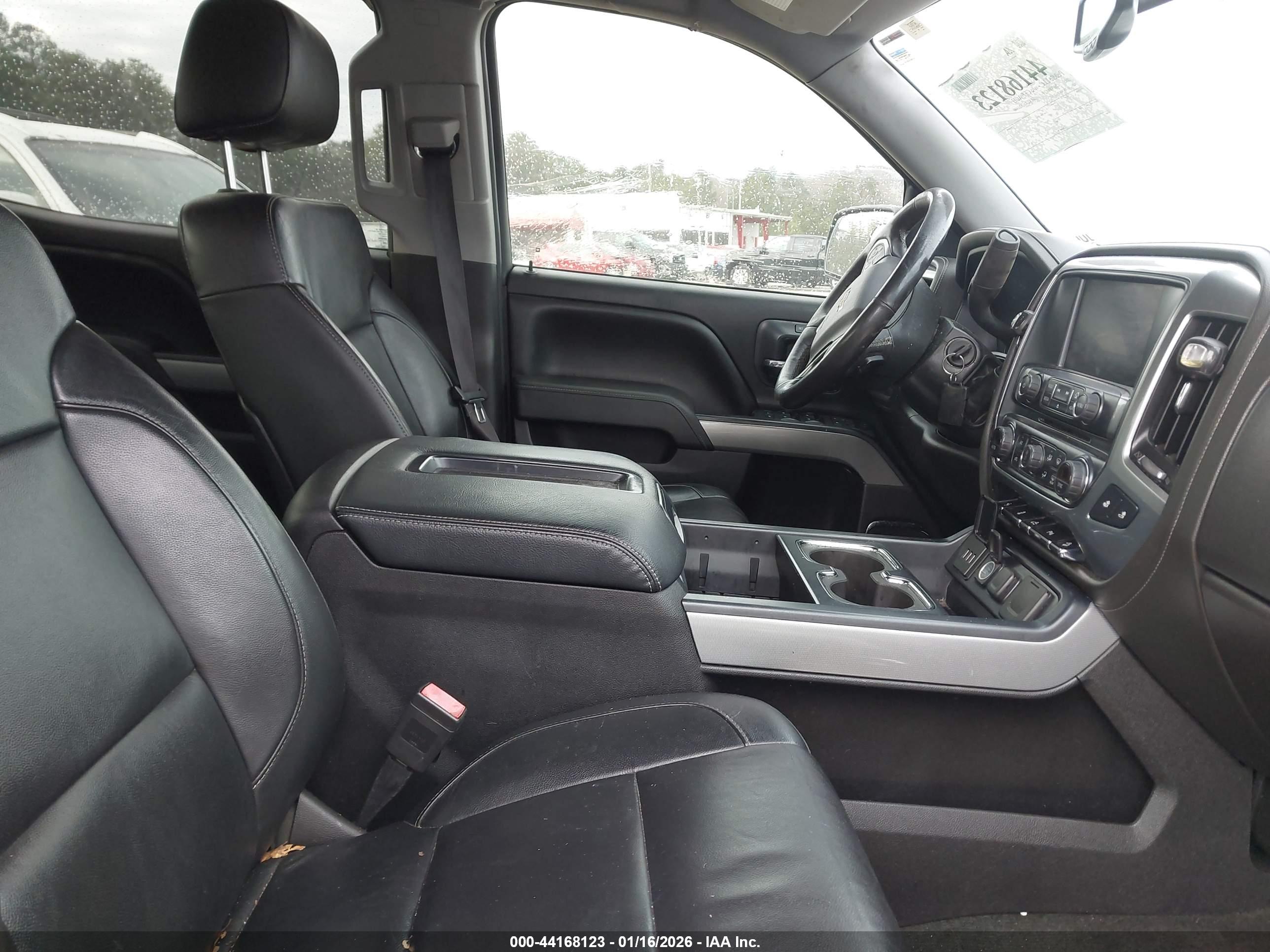 CHEVROLET SILVERADO image 5