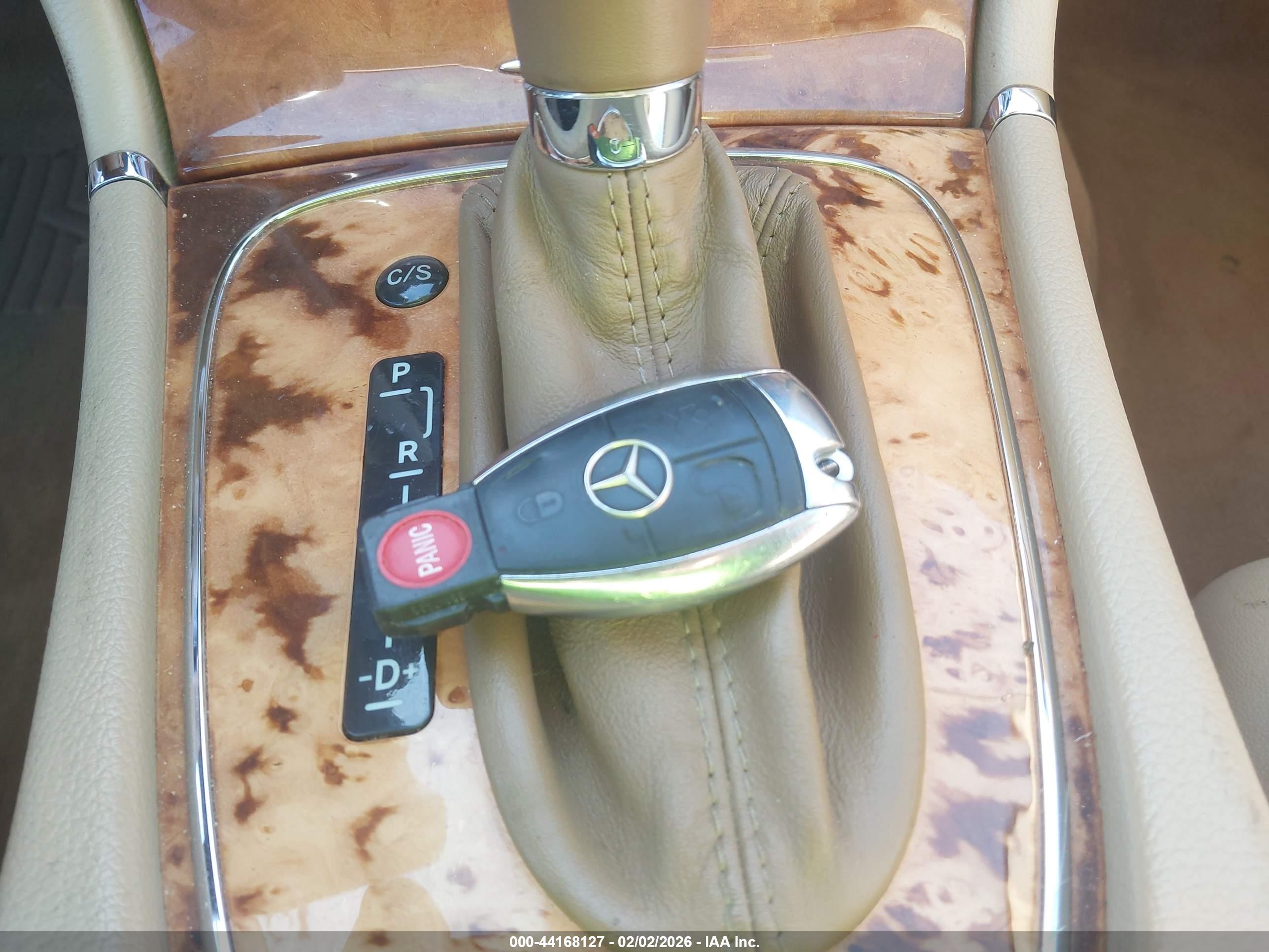 MERCEDES-BENZ E image 11
