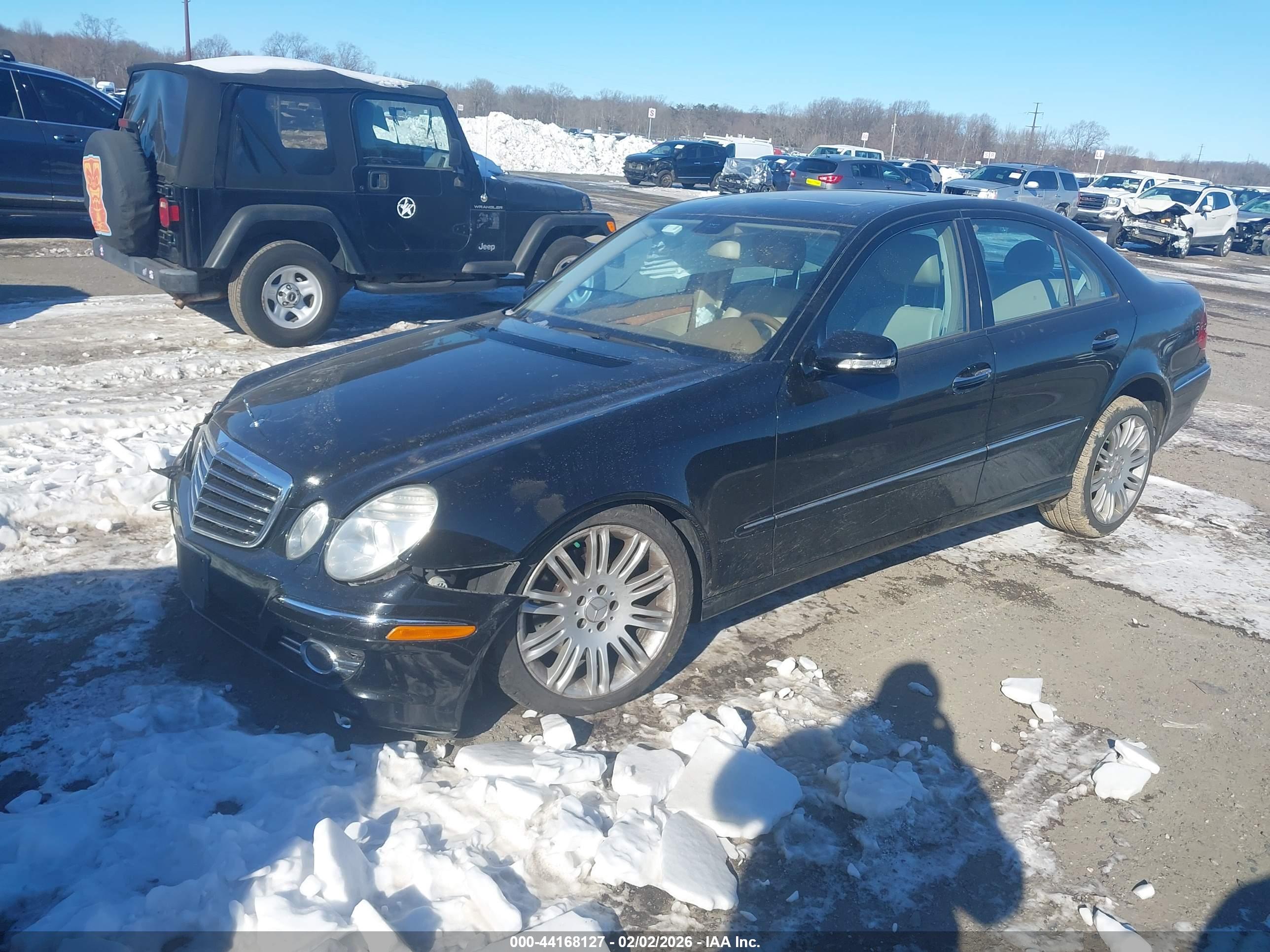 MERCEDES-BENZ E image 2