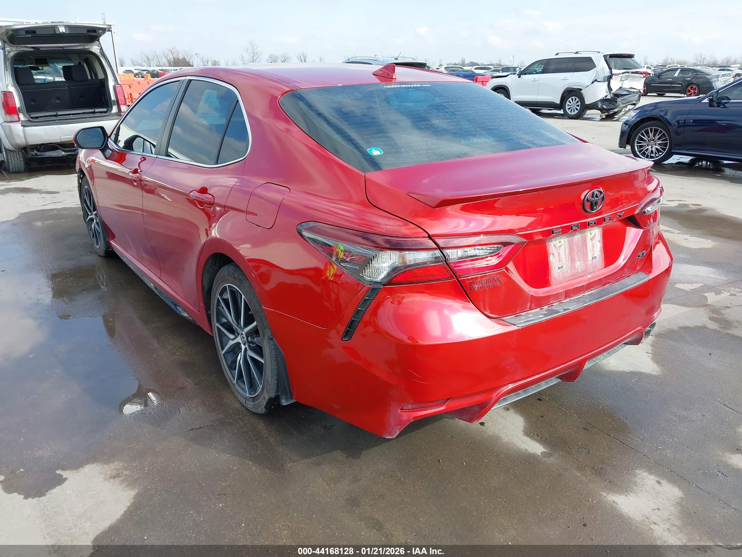 TOYOTA CAMRY image 3