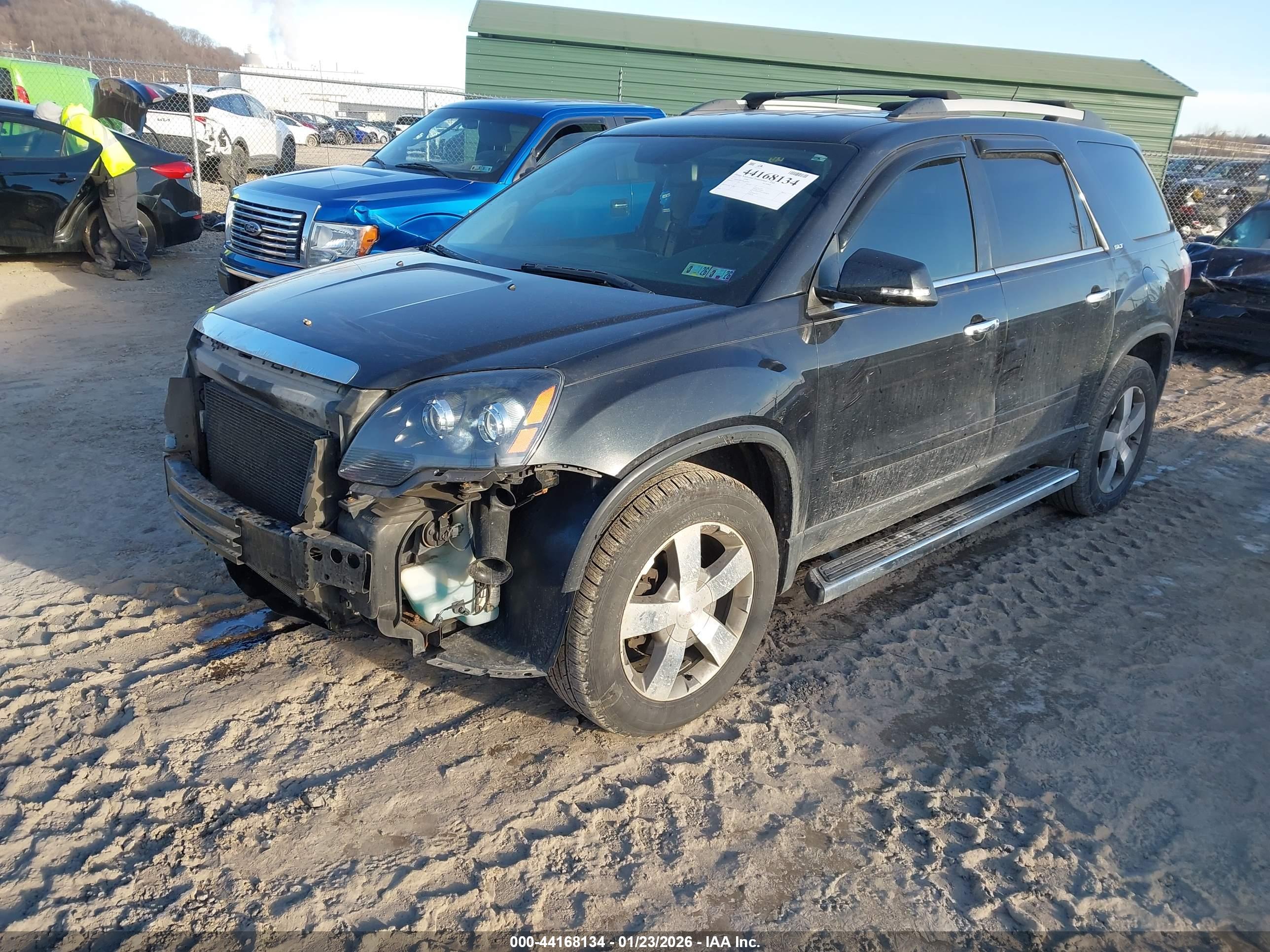 GMC ACADIA image 2