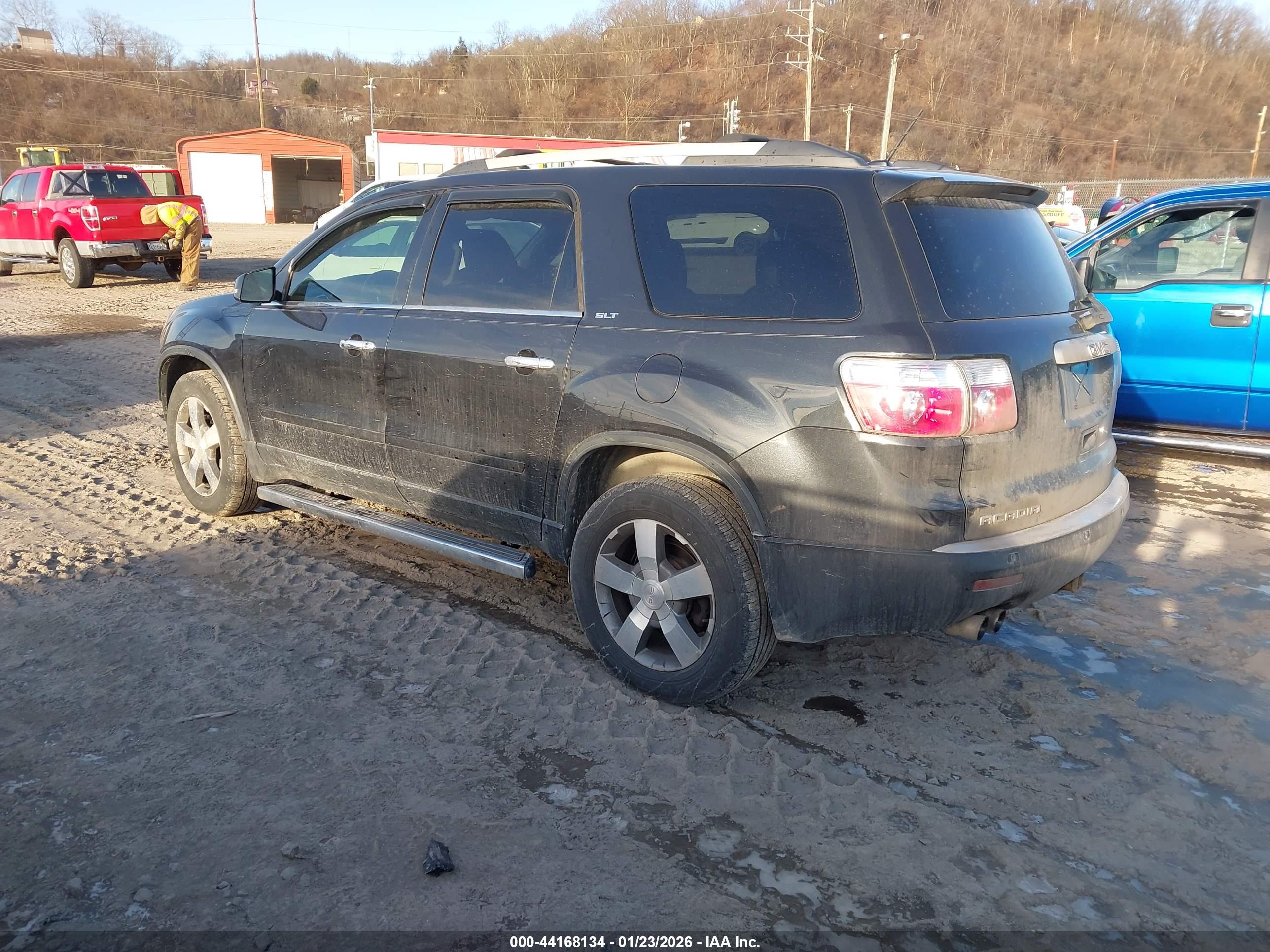 GMC ACADIA image 3