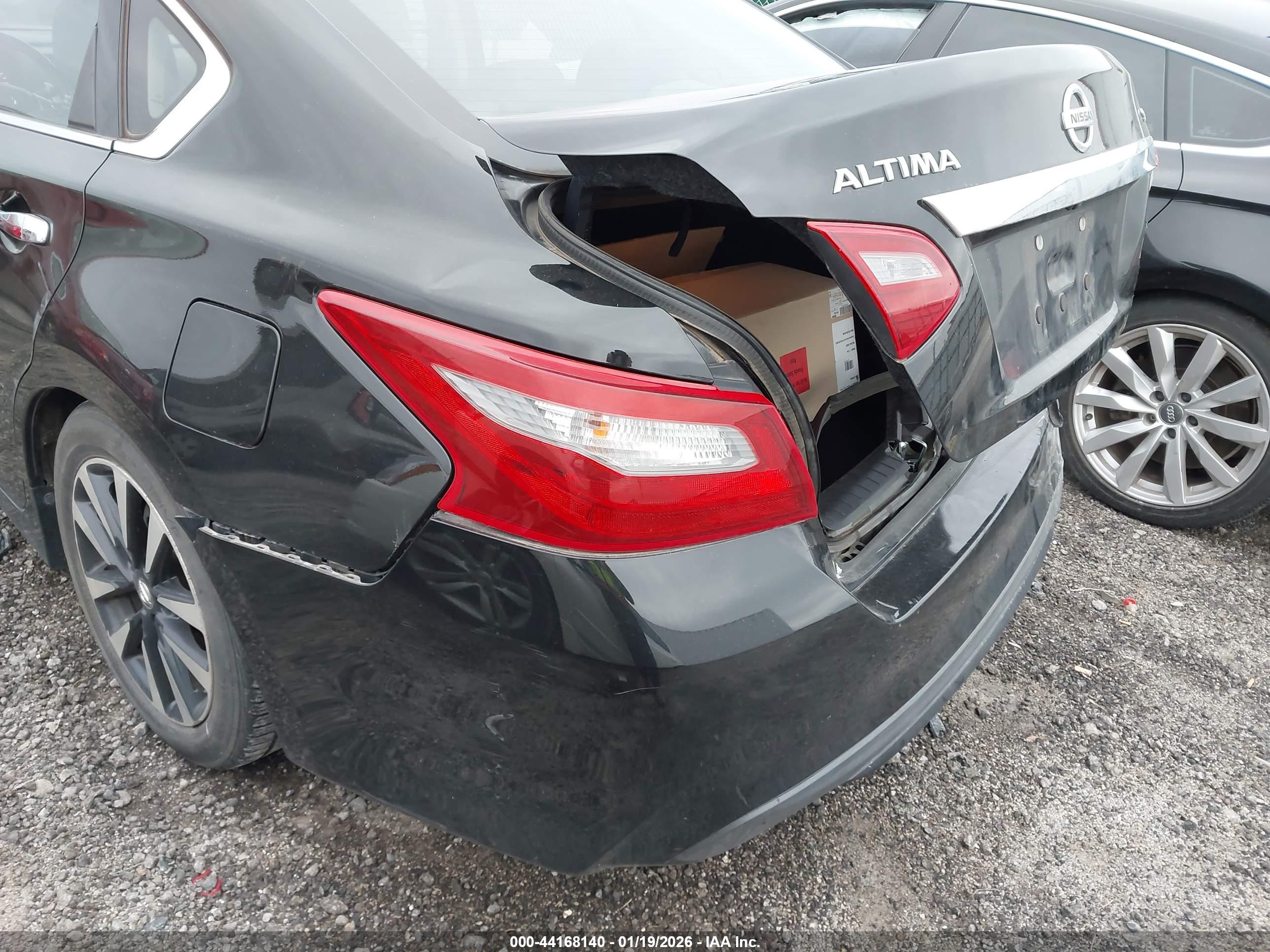 NISSAN ALTIMA image 6