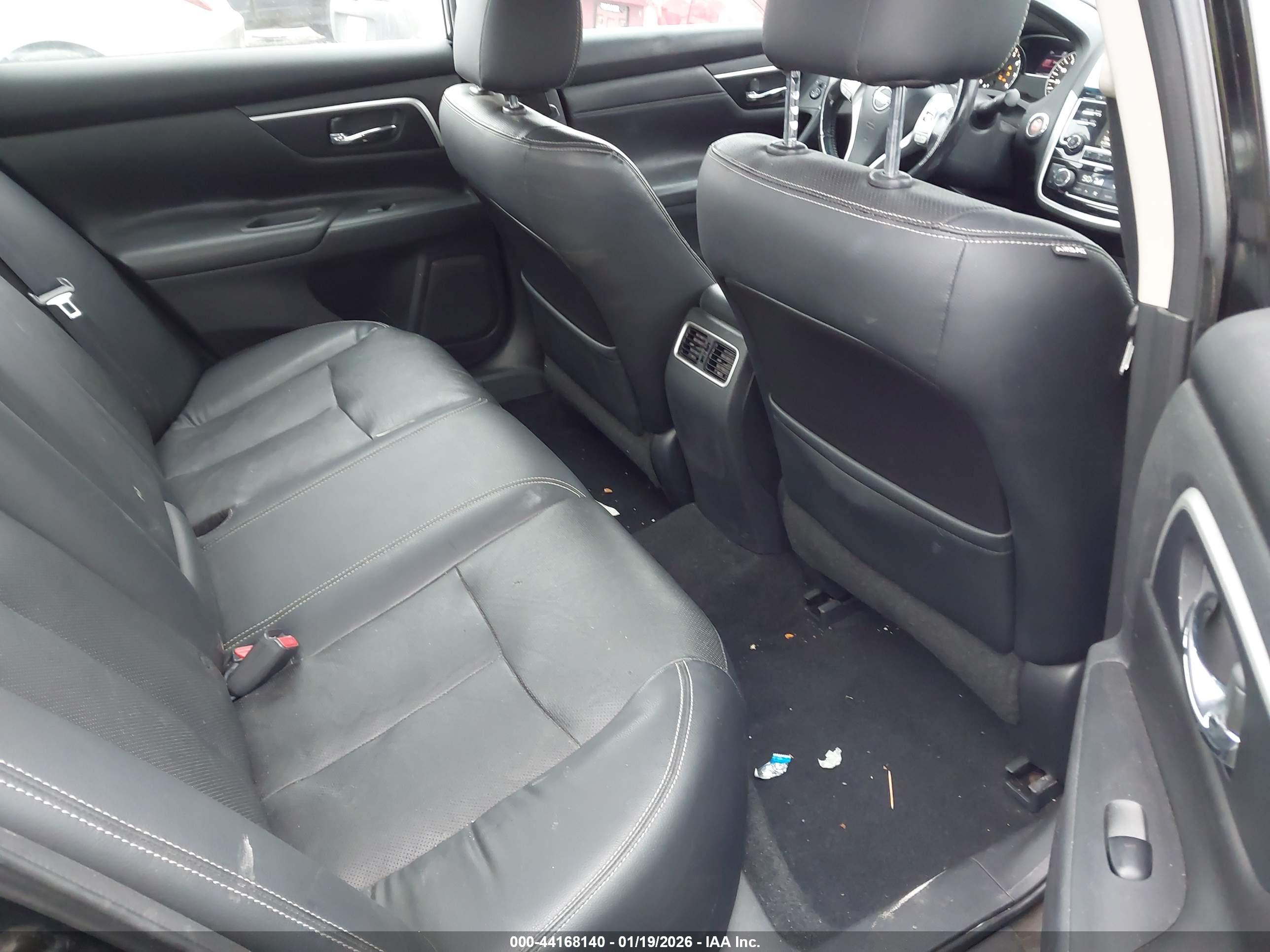 NISSAN ALTIMA image 8