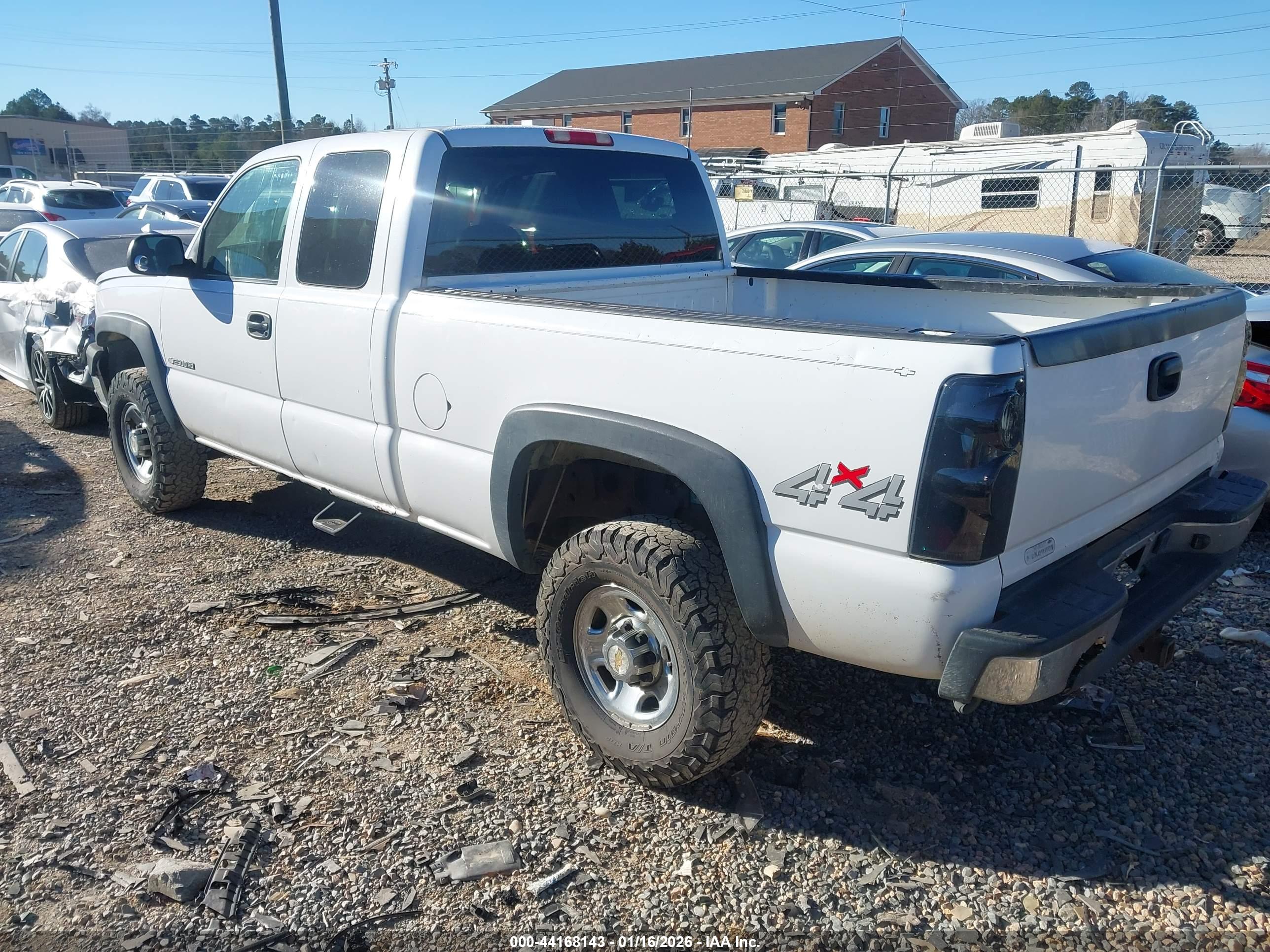 CHEVROLET SILVERADO image 3