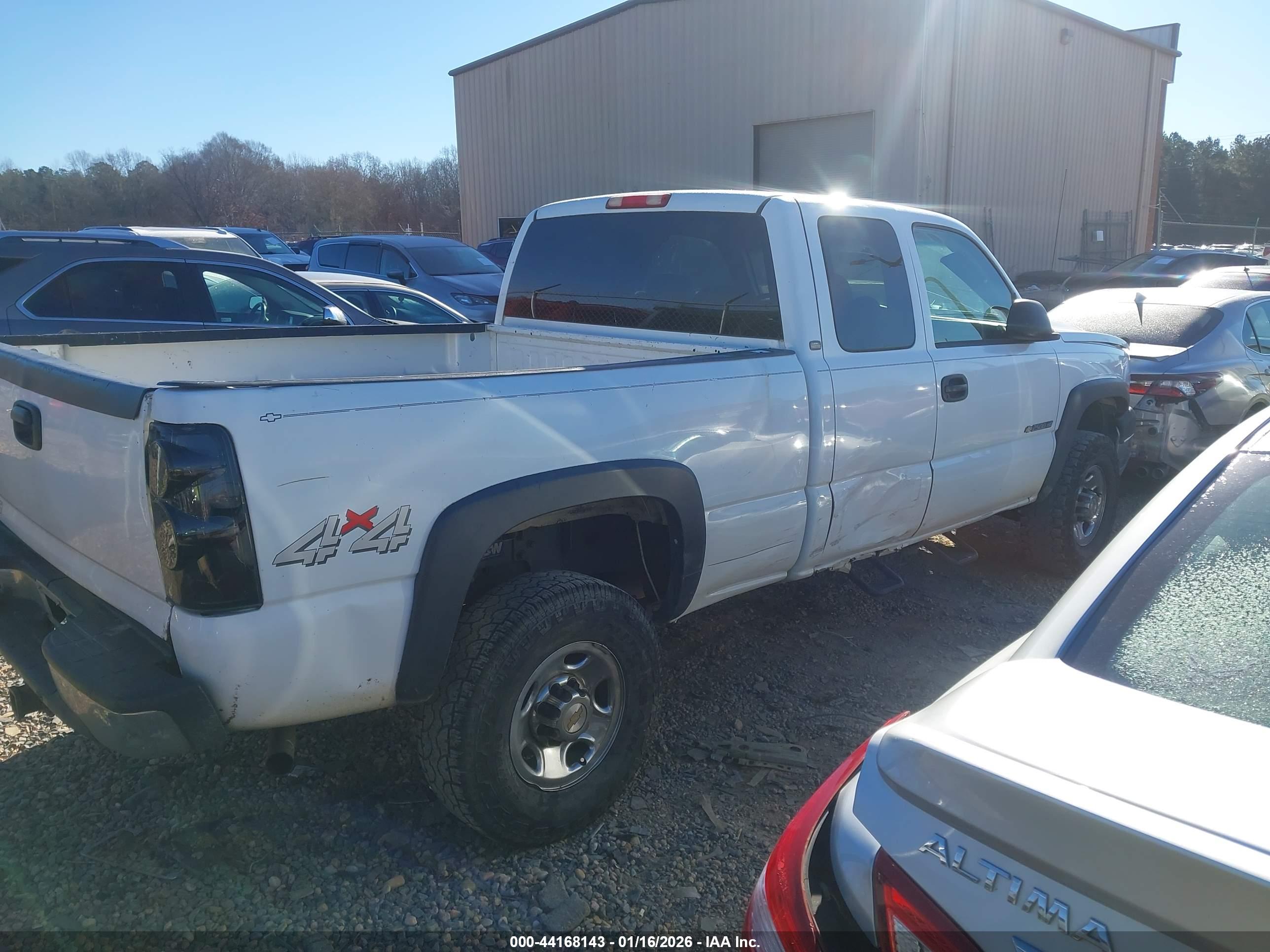 CHEVROLET SILVERADO image 4