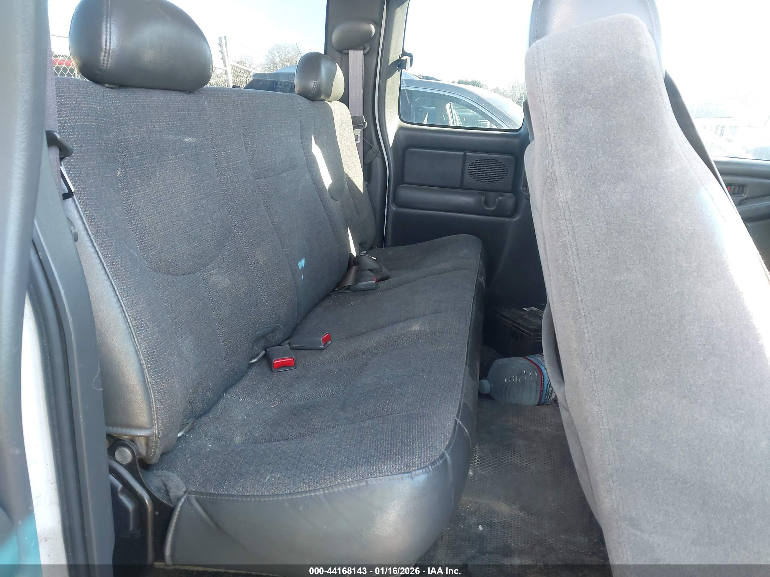 CHEVROLET SILVERADO image 8