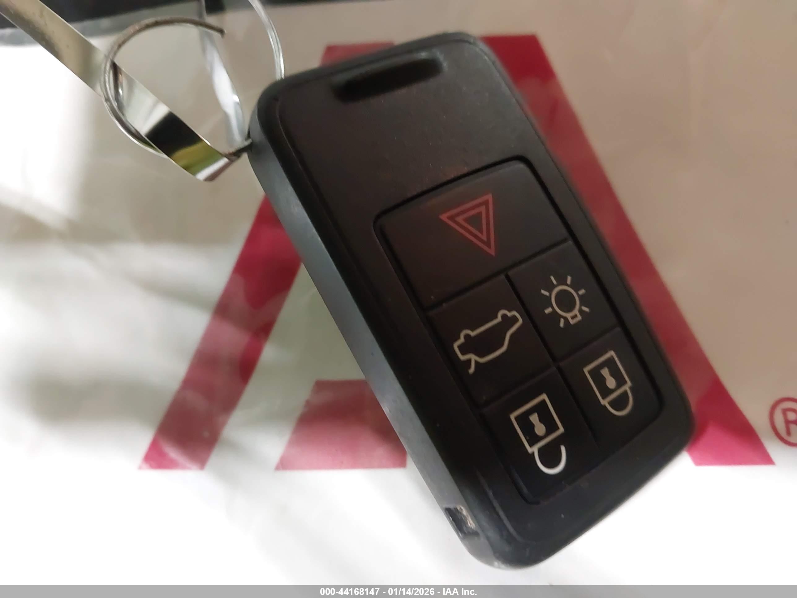 VOLVO S60 image 11