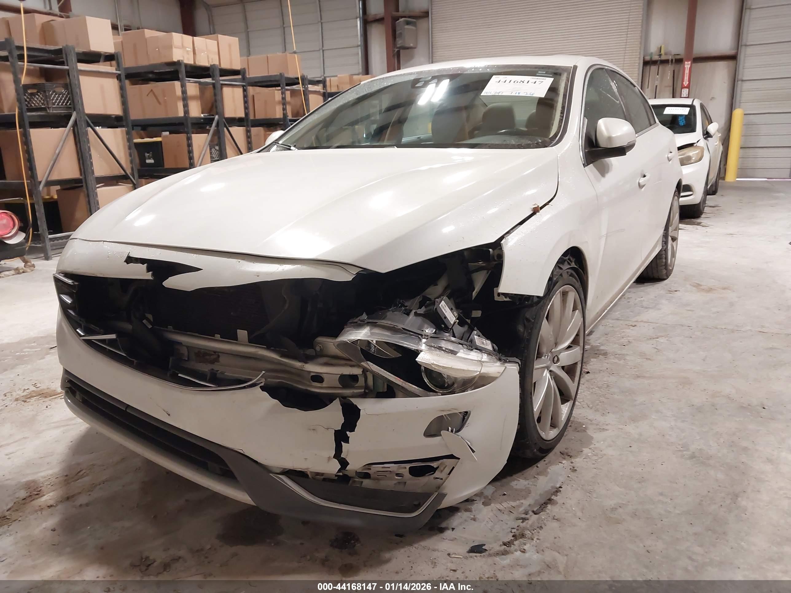 VOLVO S60 image 6
