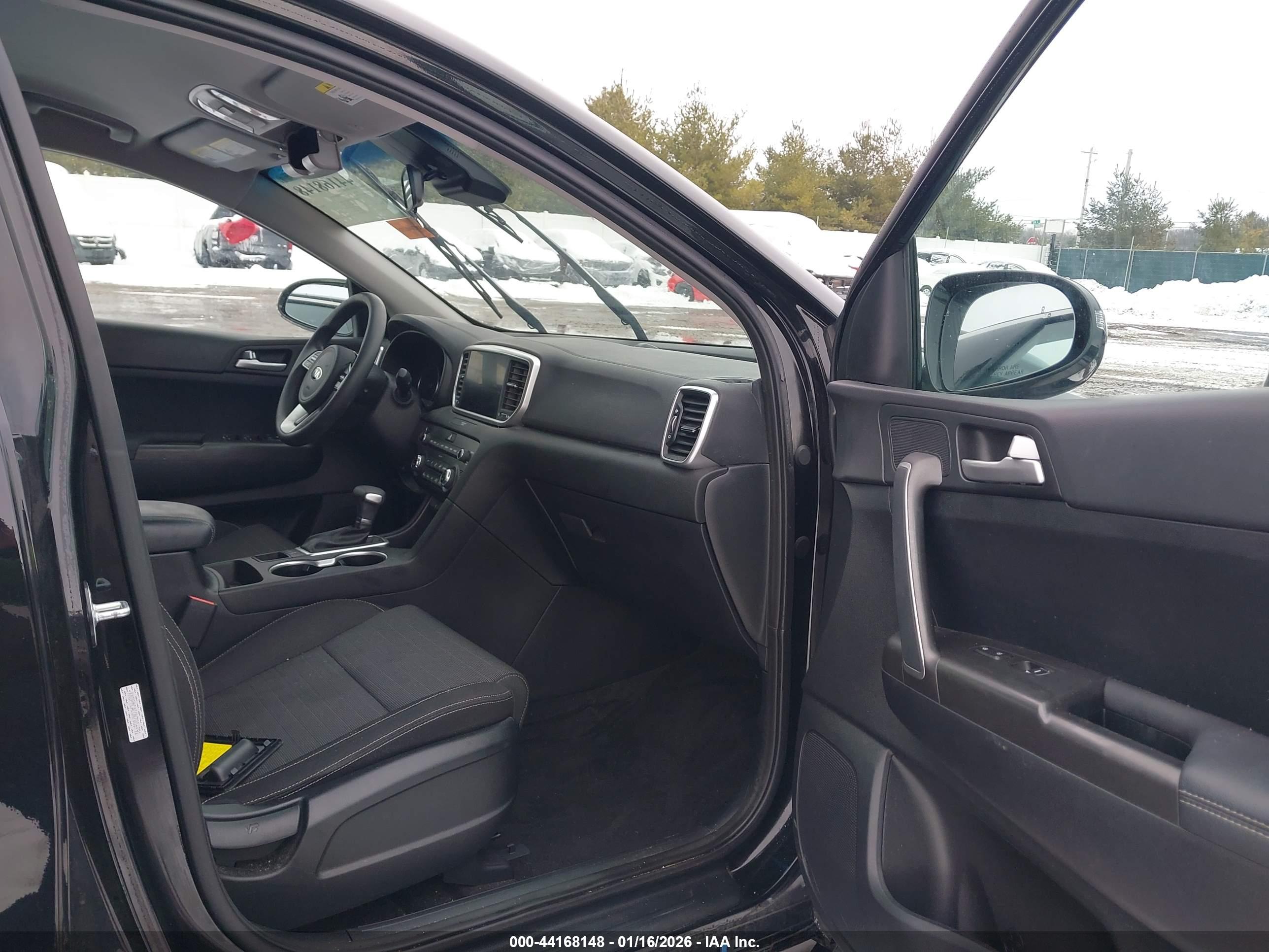 KIA SPORTAGE image 5