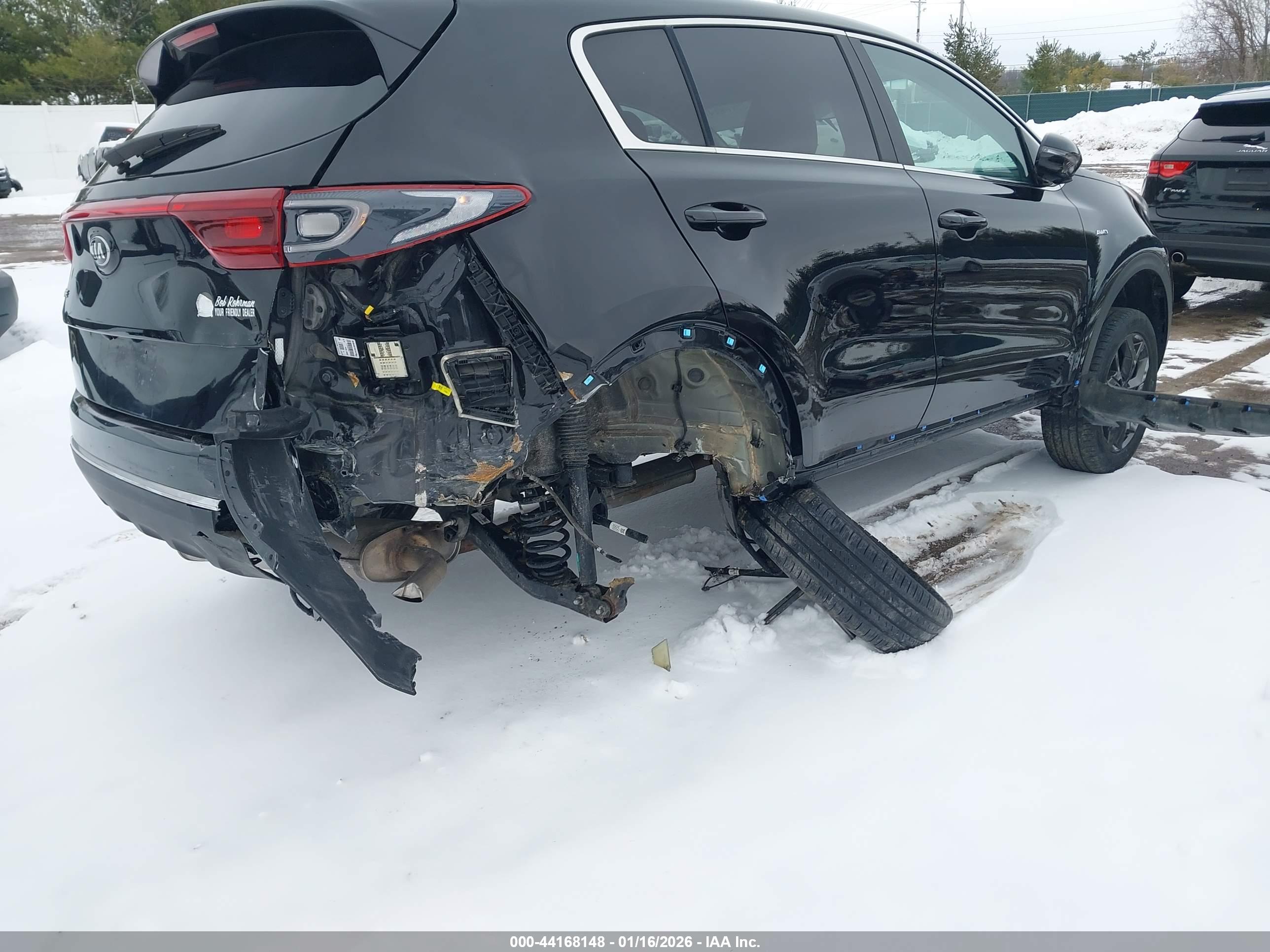 KIA SPORTAGE image 6
