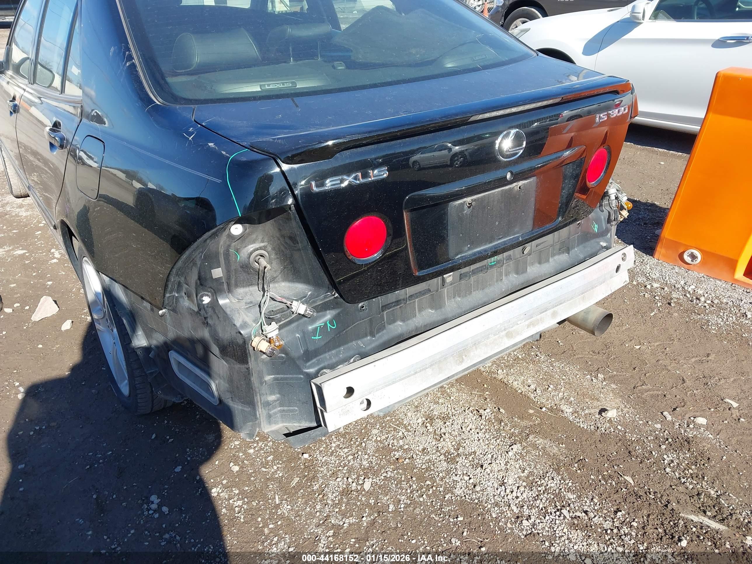 LEXUS IS image 6