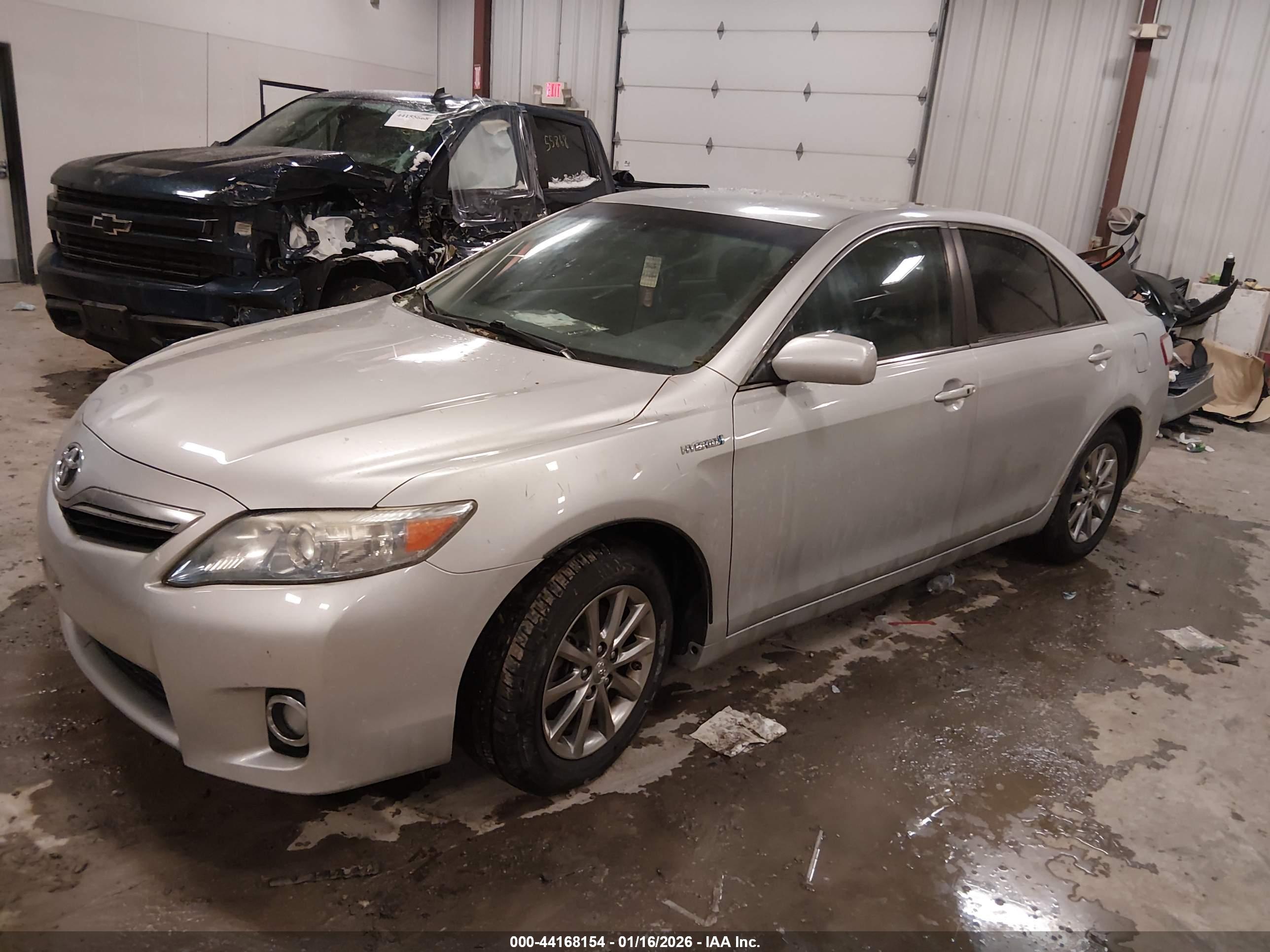 TOYOTA CAMRY image 2