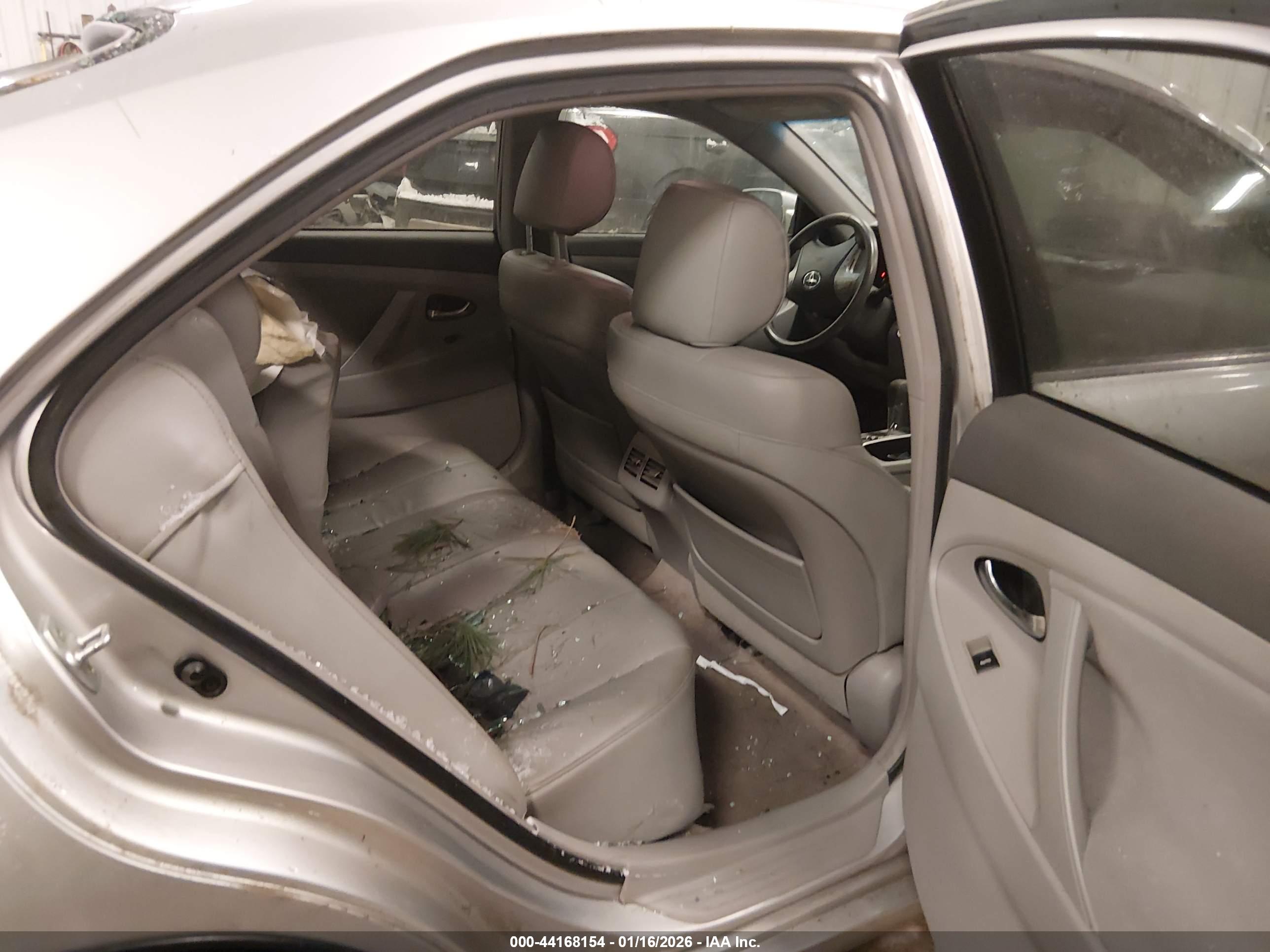 TOYOTA CAMRY image 8