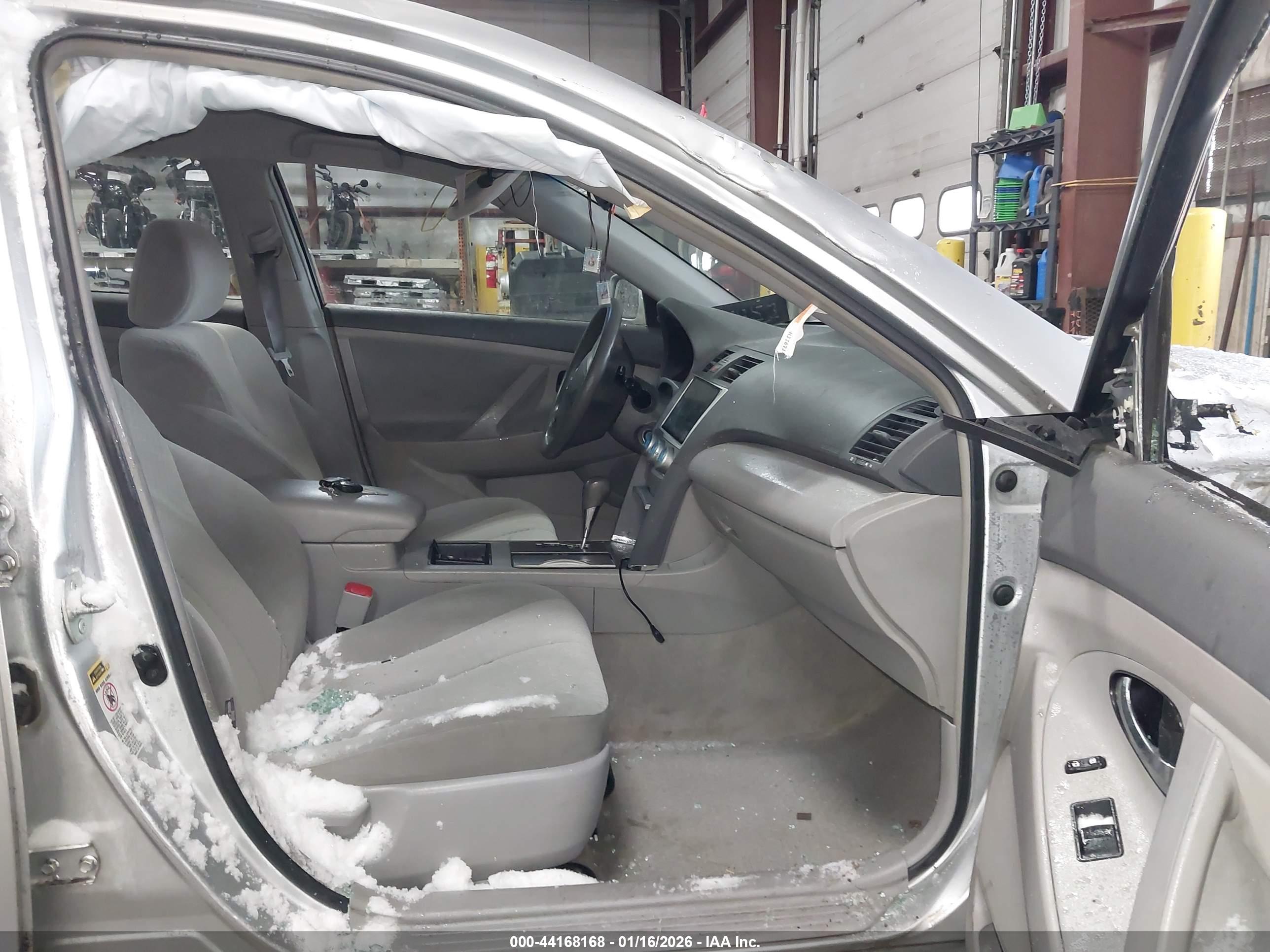 TOYOTA CAMRY image 5