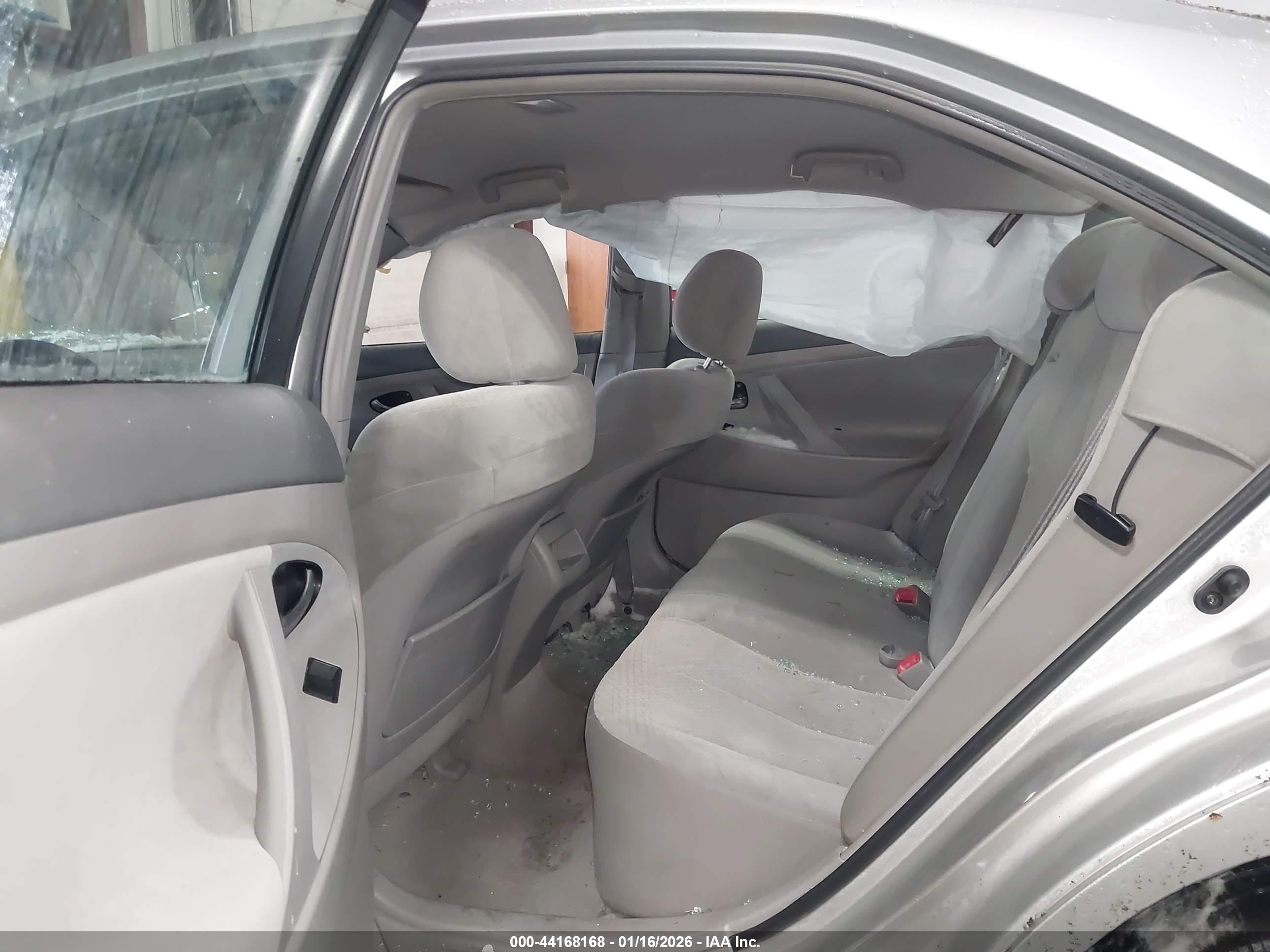 TOYOTA CAMRY image 8