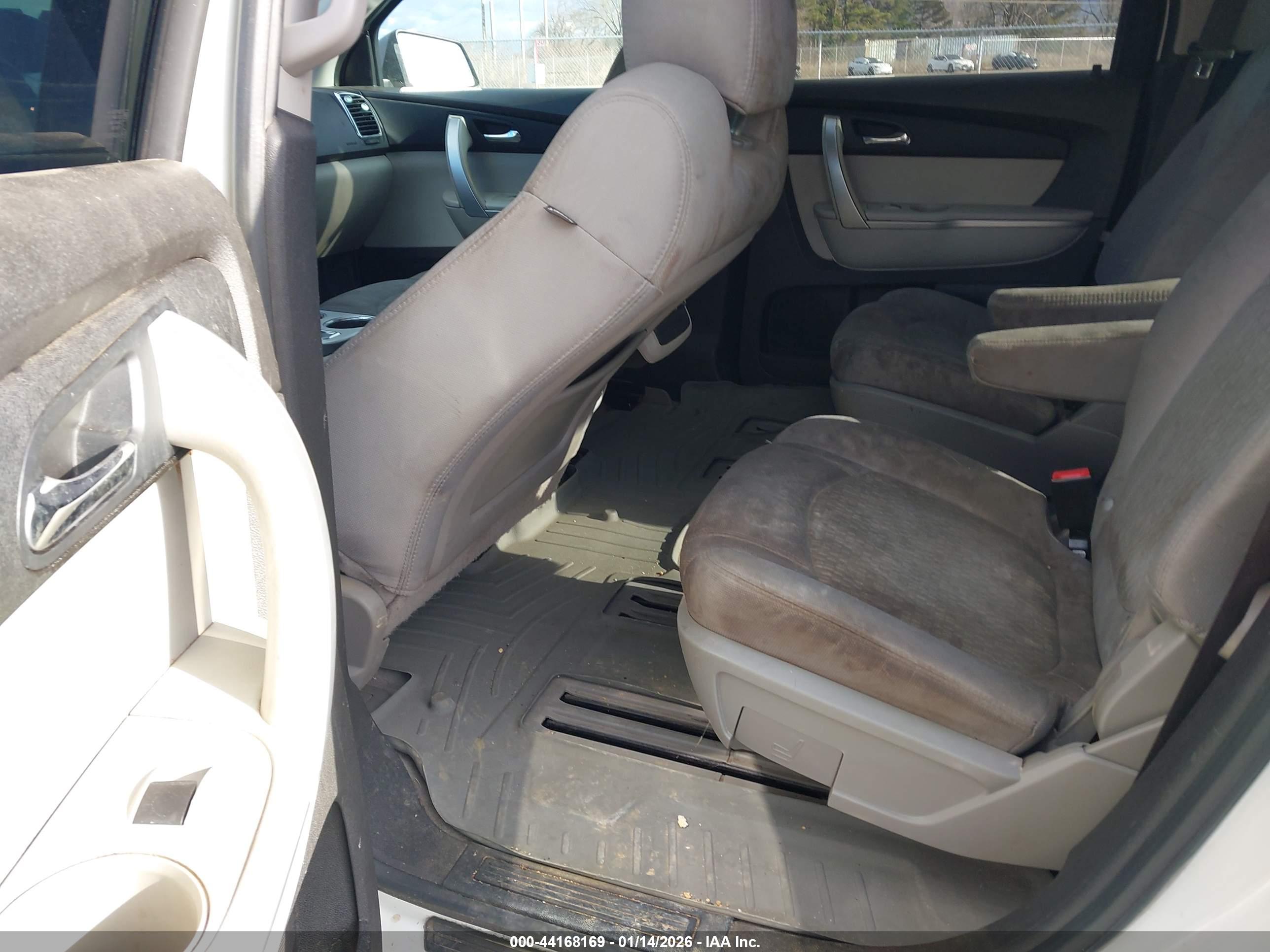 GMC ACADIA image 8