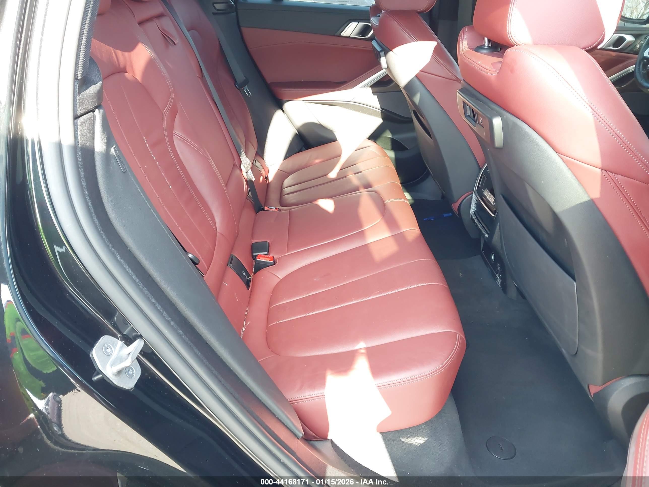 BMW X6 image 8