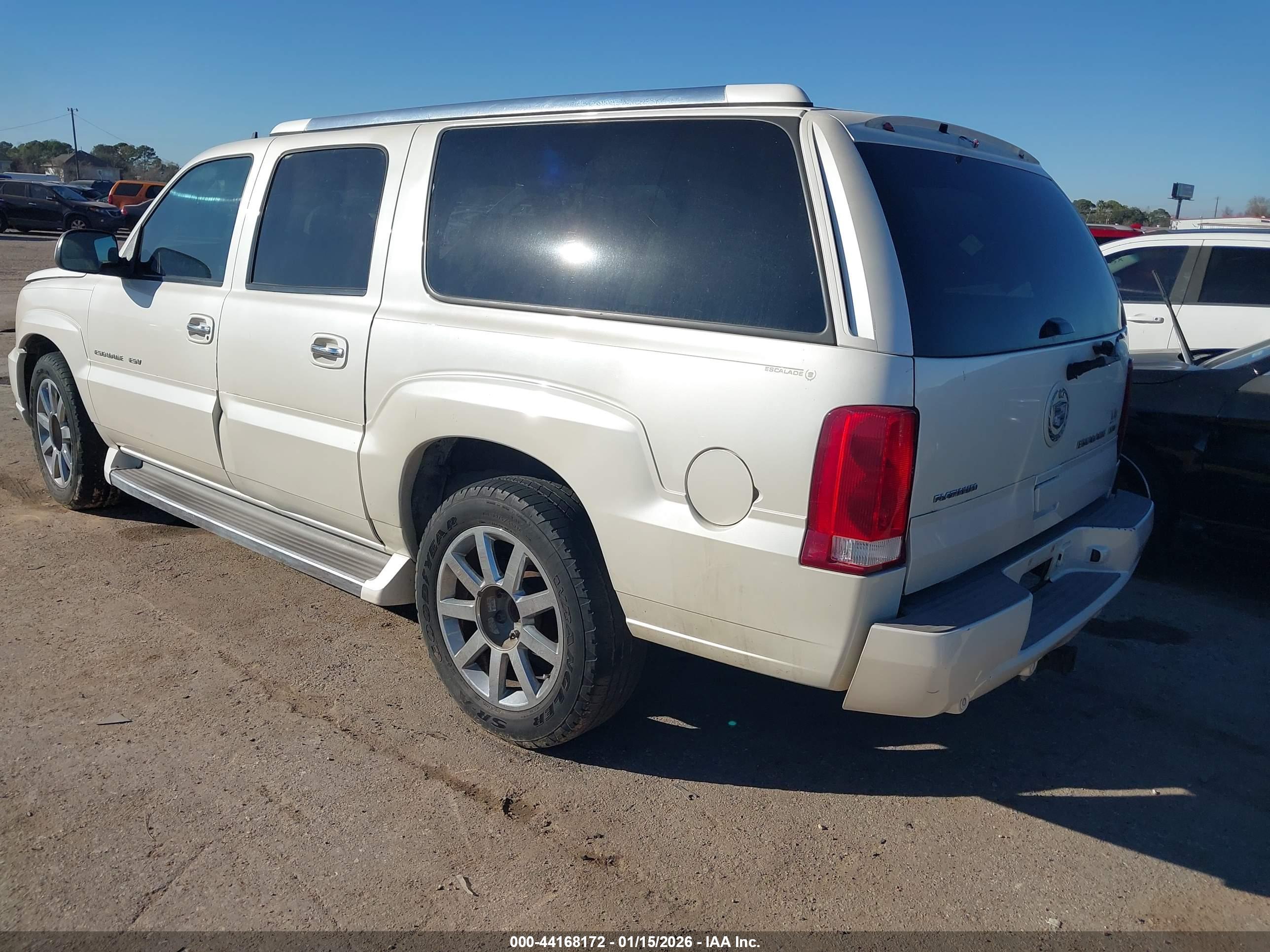 CADILLAC ESCALADE image 3