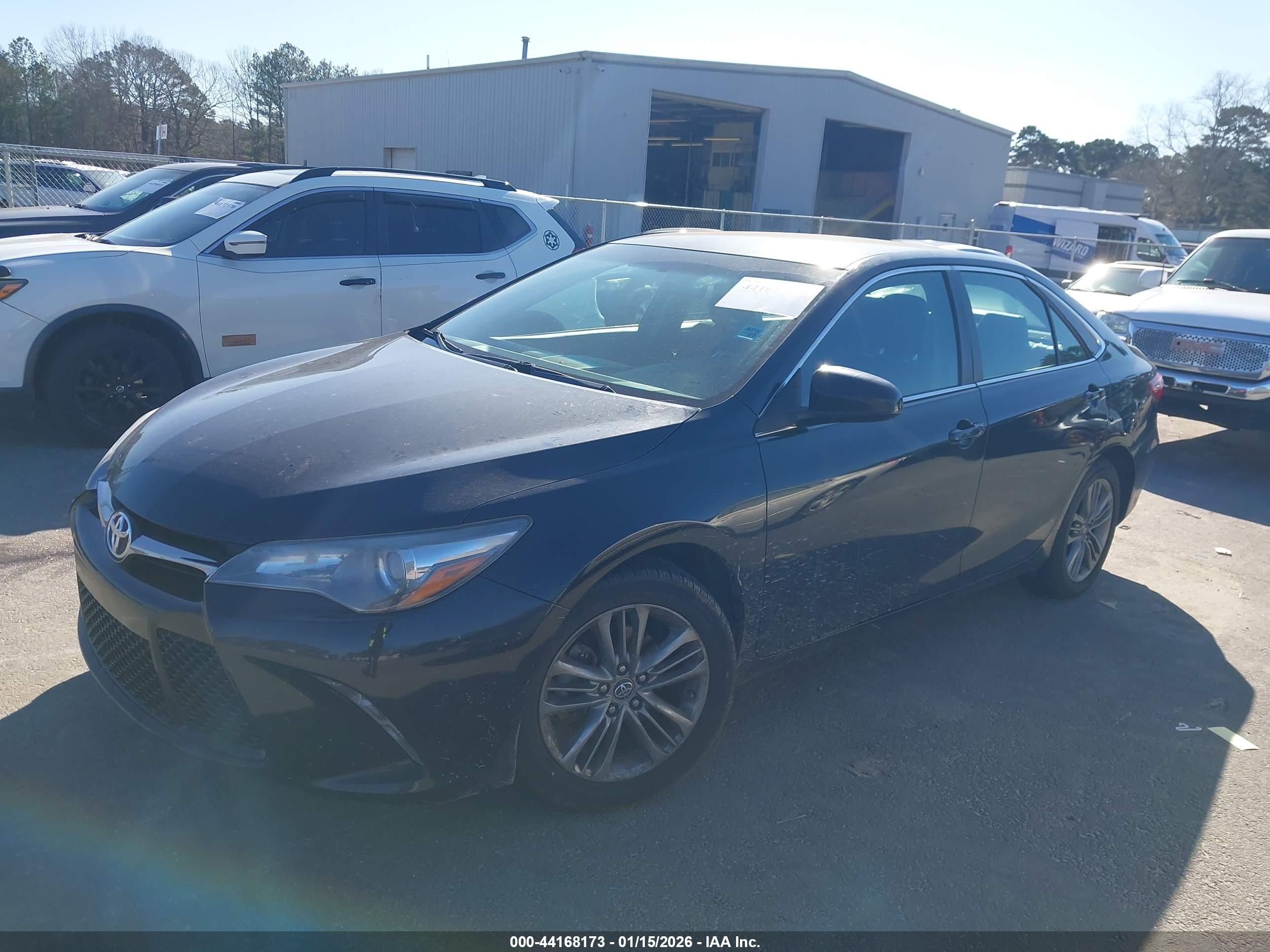 TOYOTA CAMRY image 2
