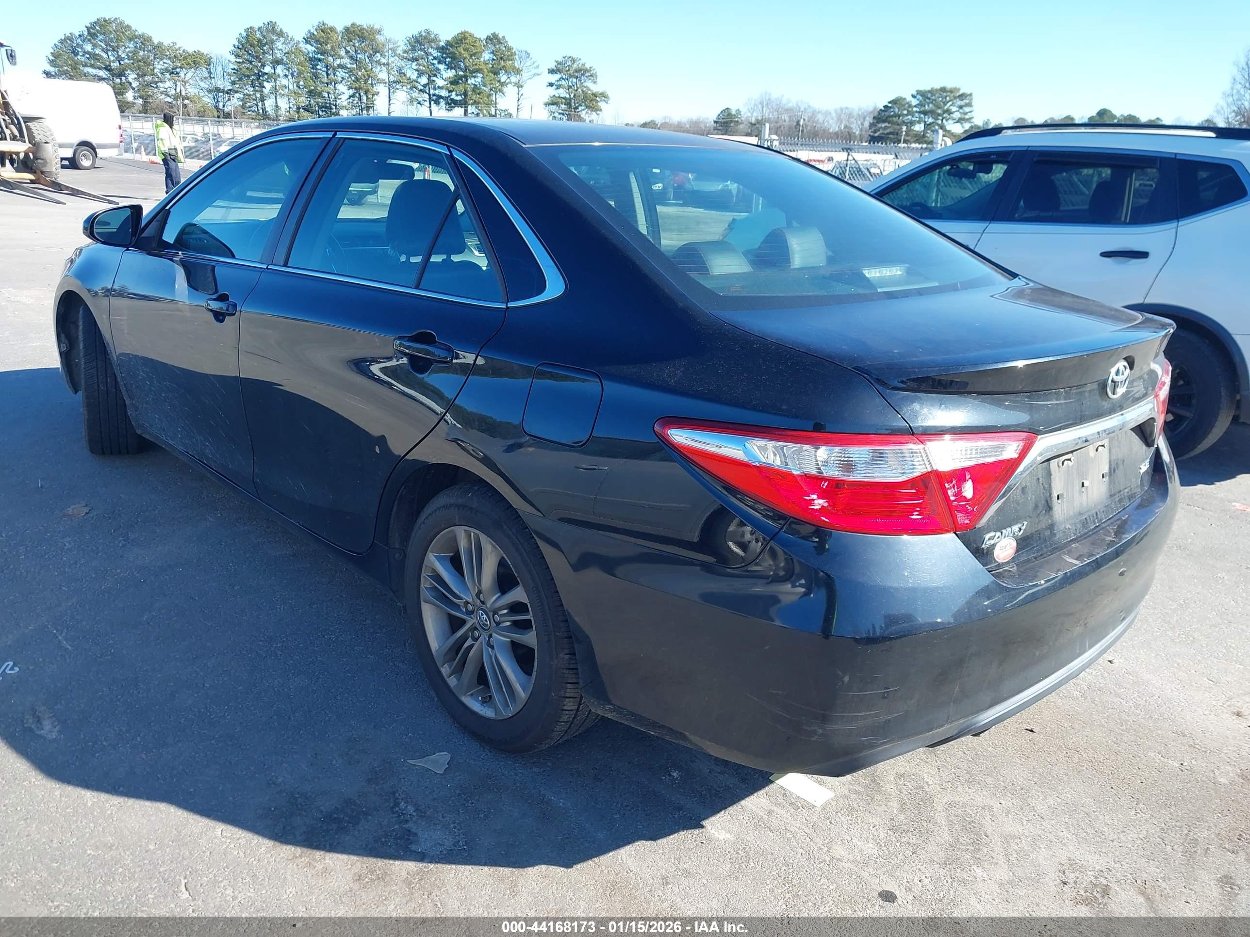 TOYOTA CAMRY image 3
