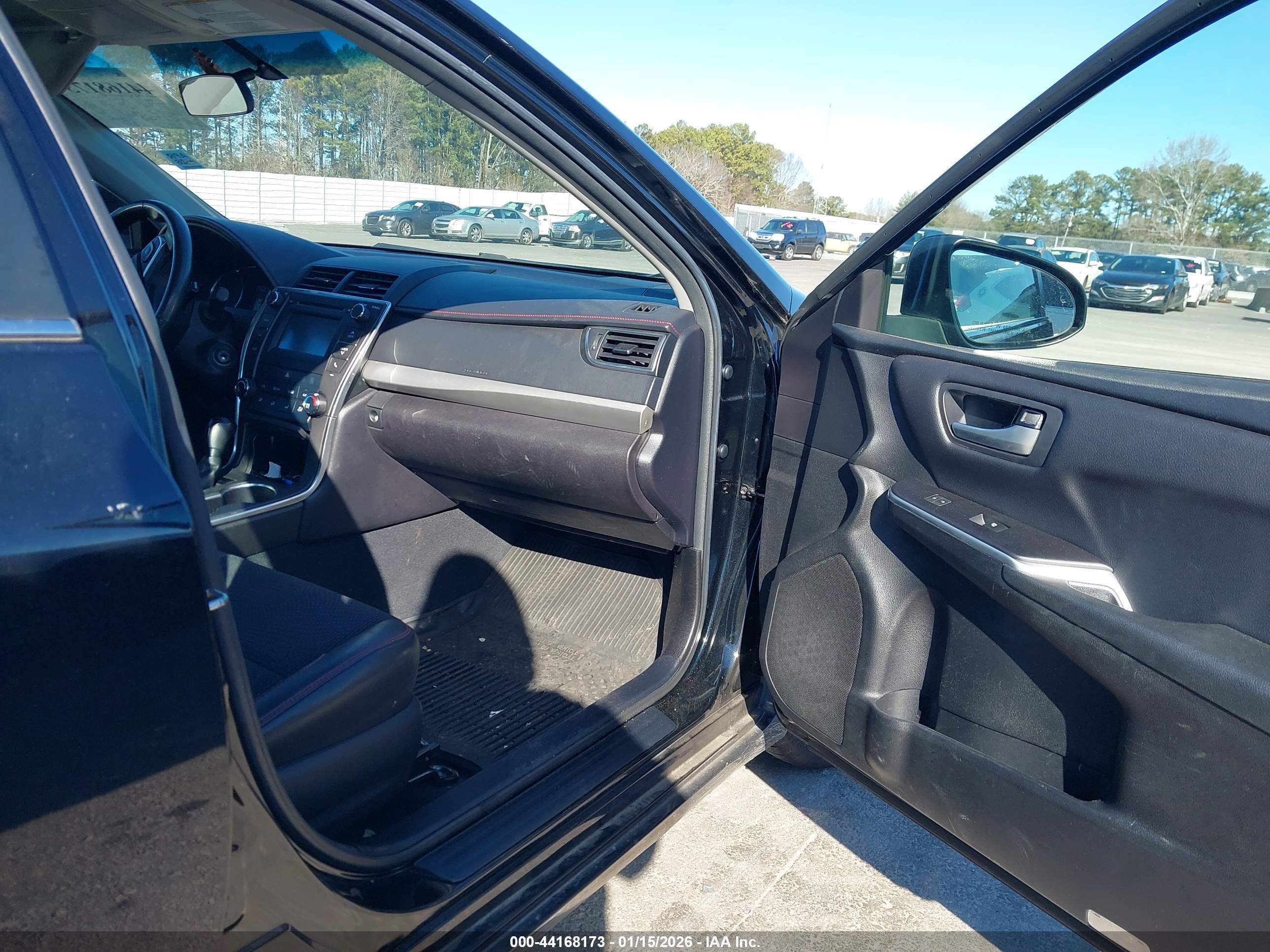 TOYOTA CAMRY image 5
