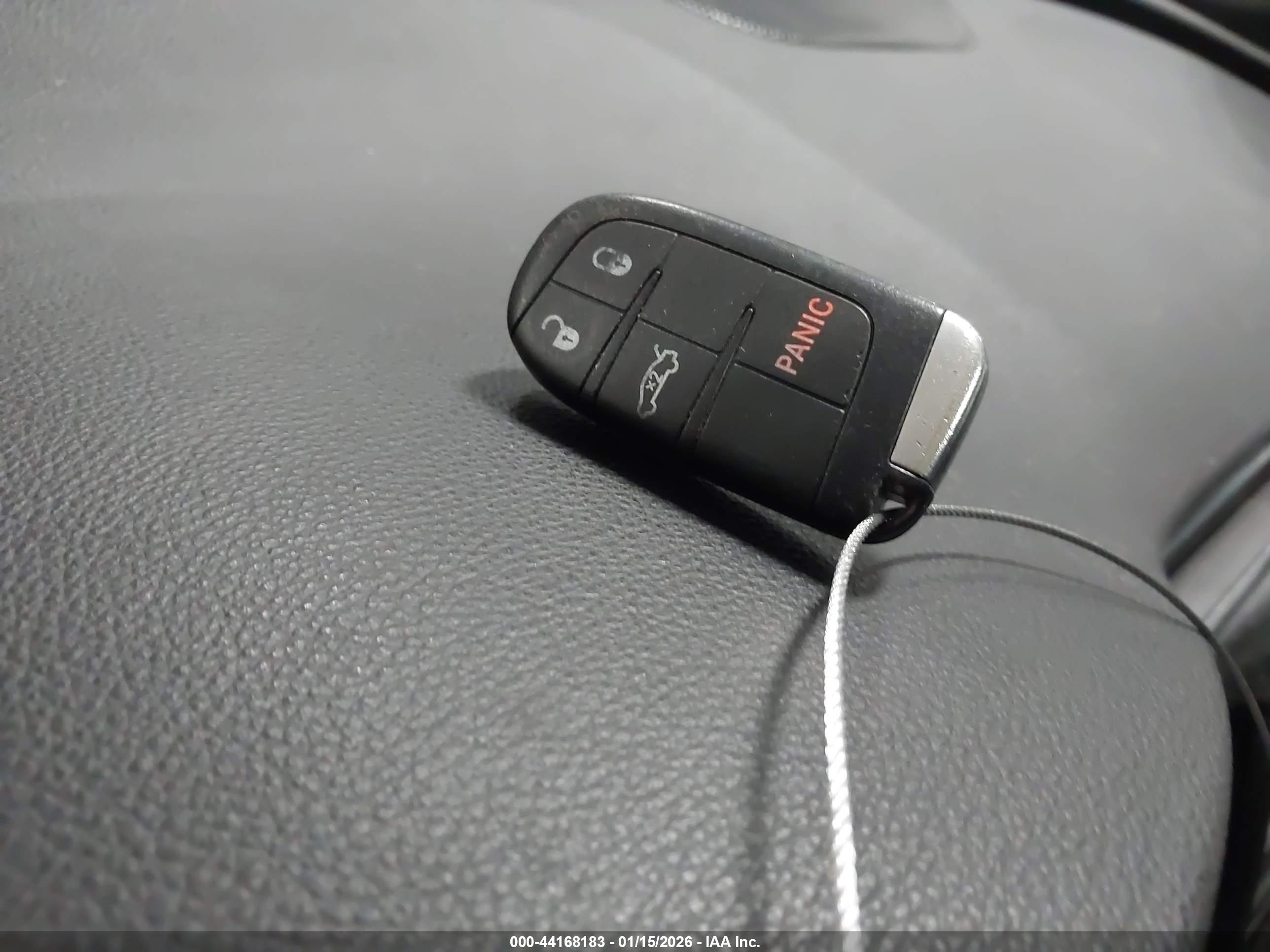 CHRYSLER 200 image 11