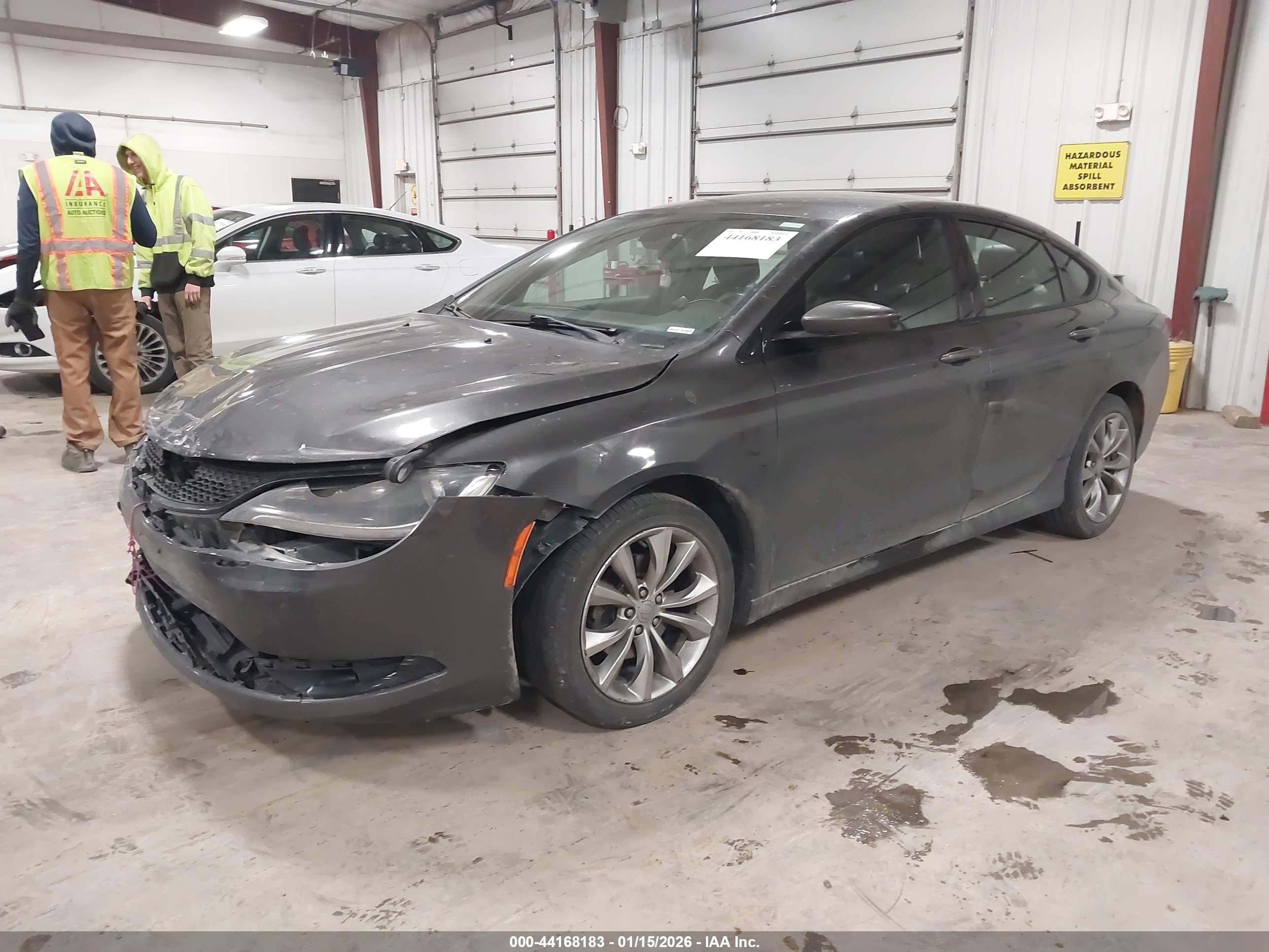 CHRYSLER 200 image 2