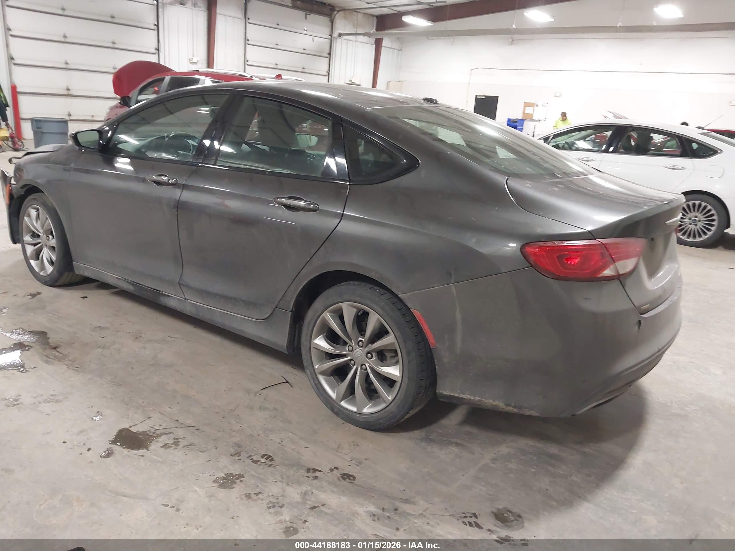 CHRYSLER 200 image 3