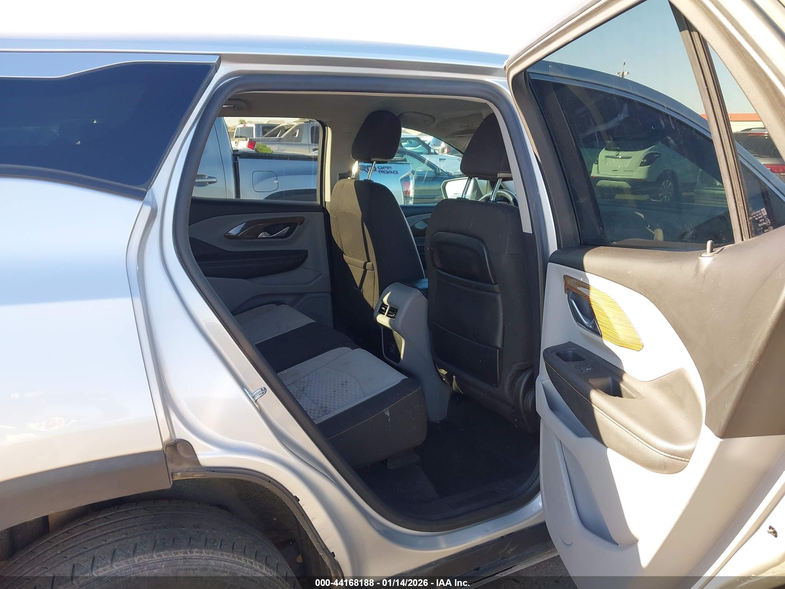 GMC TERRAIN image 8