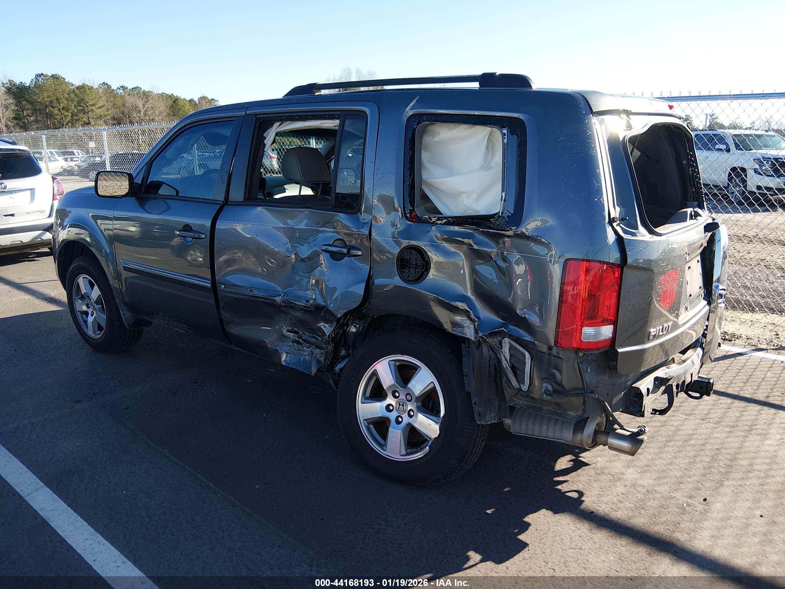 HONDA PILOT image 3