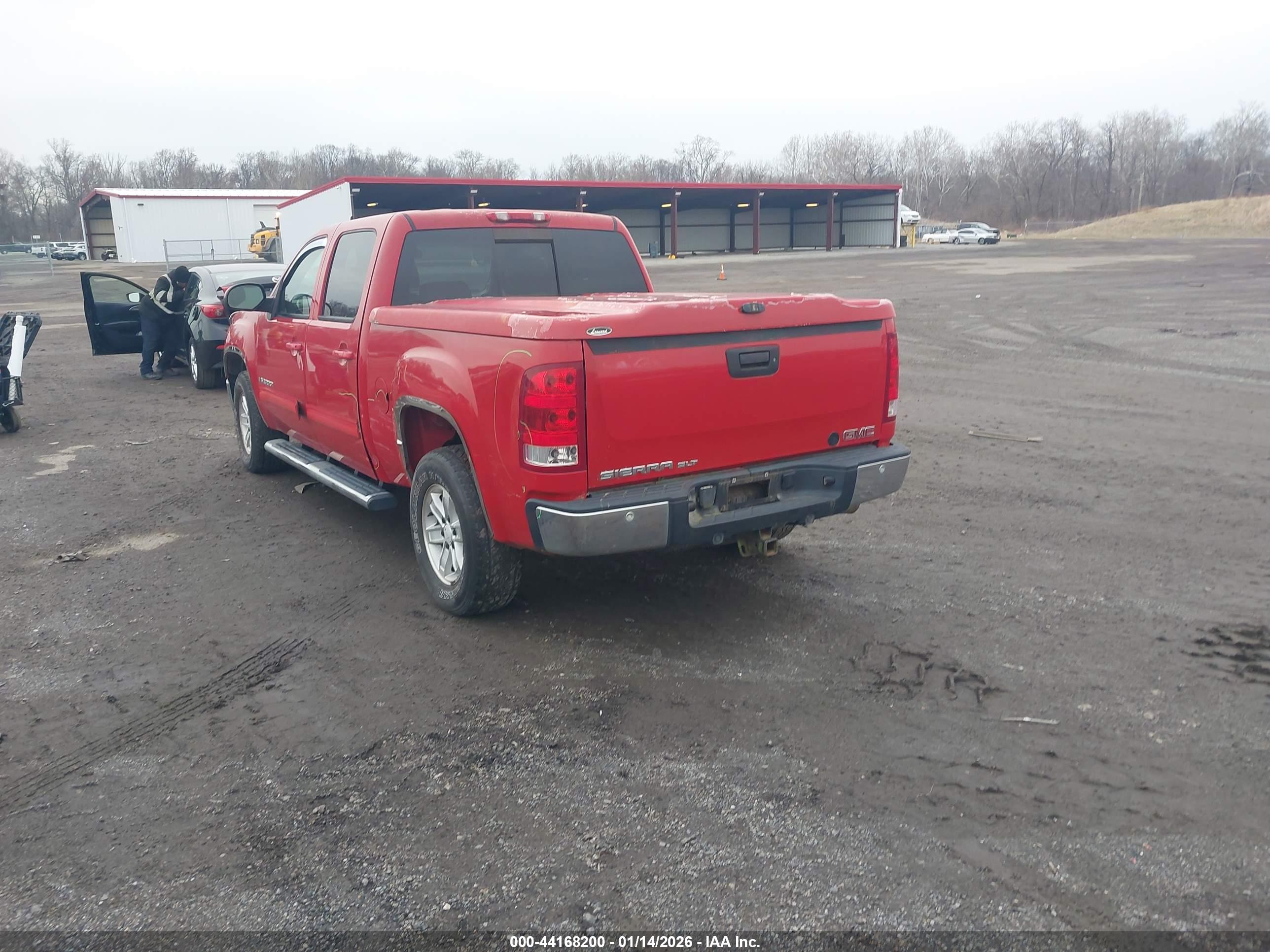 GMC SIERRA image 3