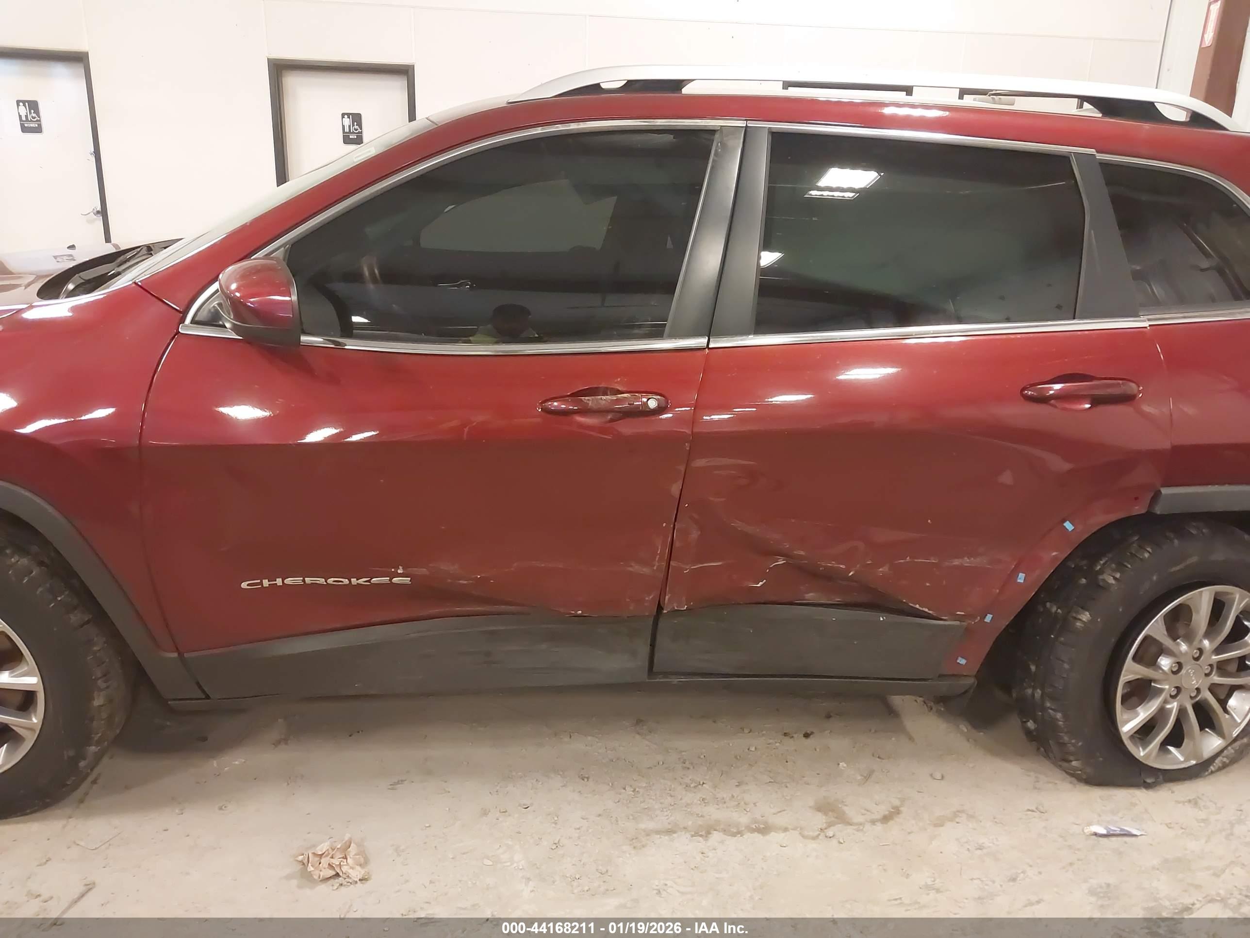 JEEP CHEROKEE image 6