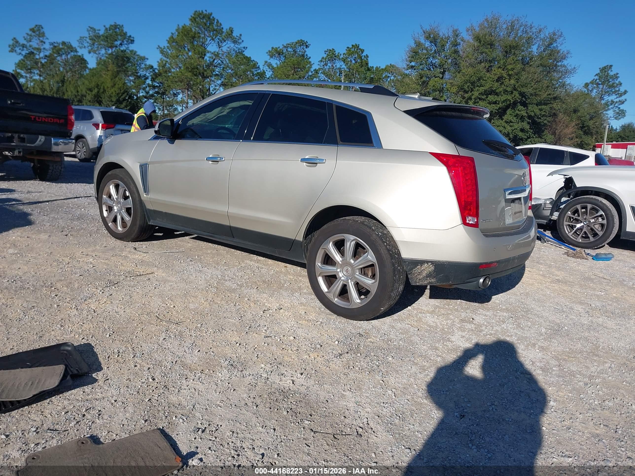 CADILLAC SRX image 3