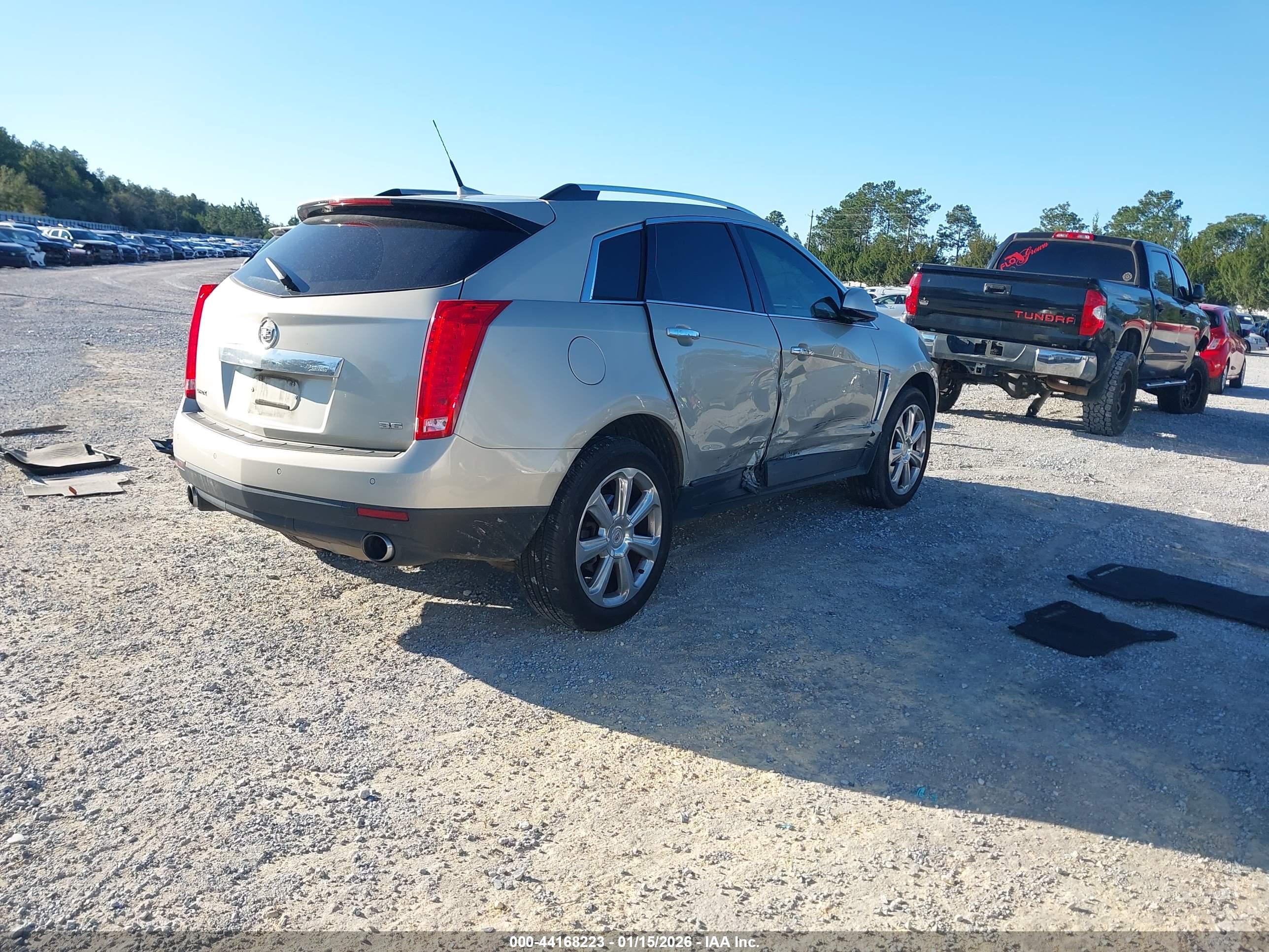 CADILLAC SRX image 4