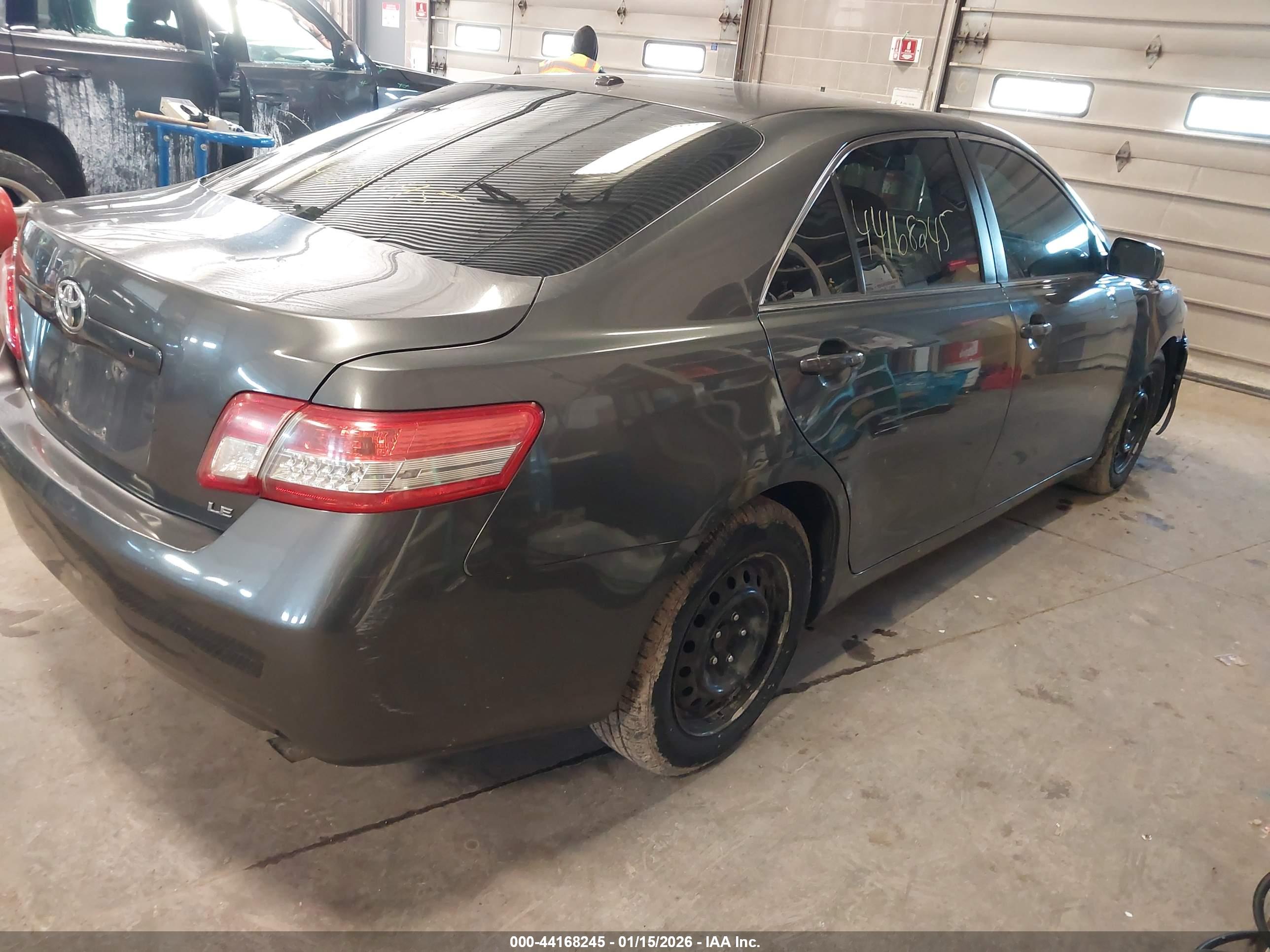 TOYOTA CAMRY image 4