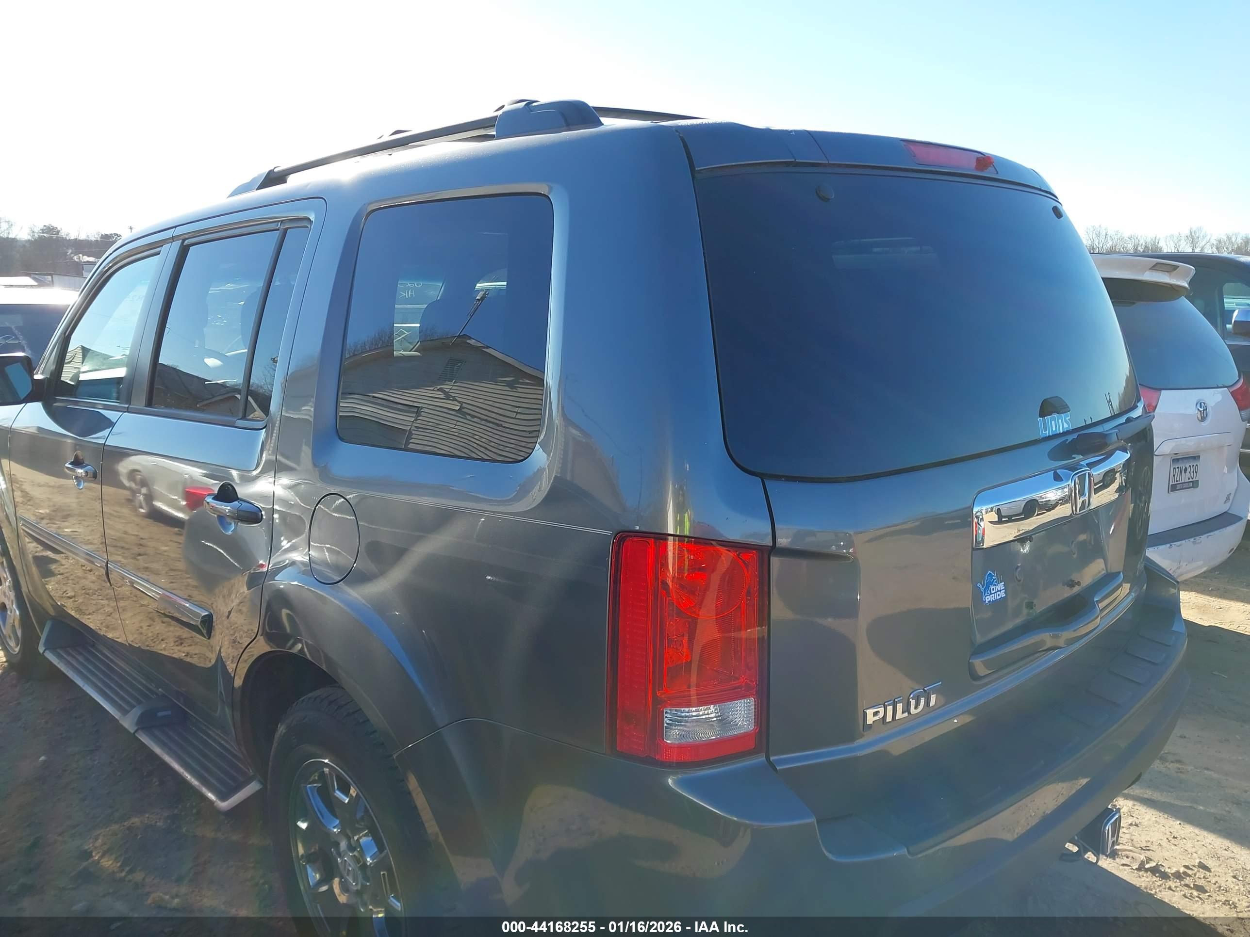 HONDA PILOT image 3