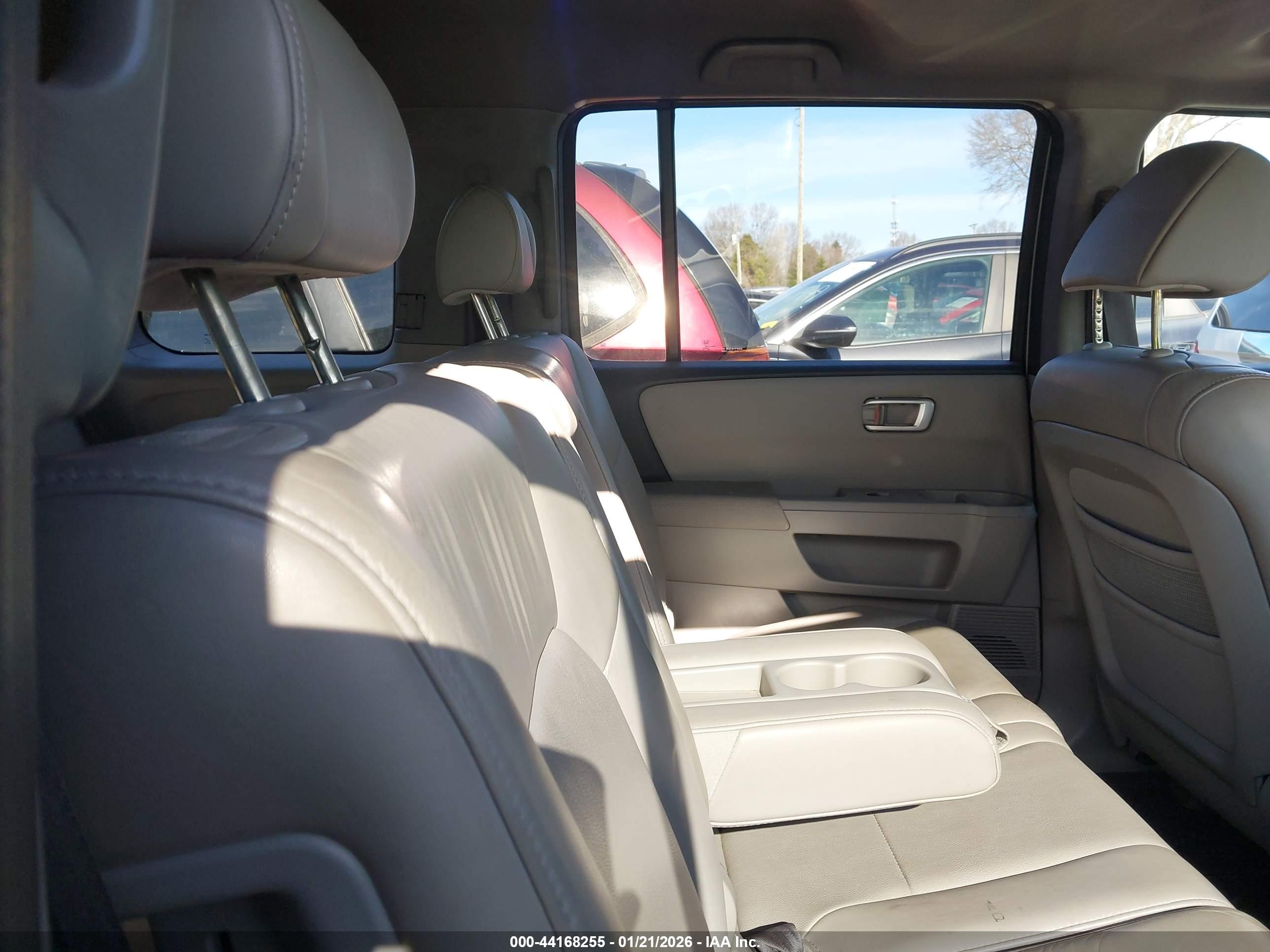 HONDA PILOT image 8
