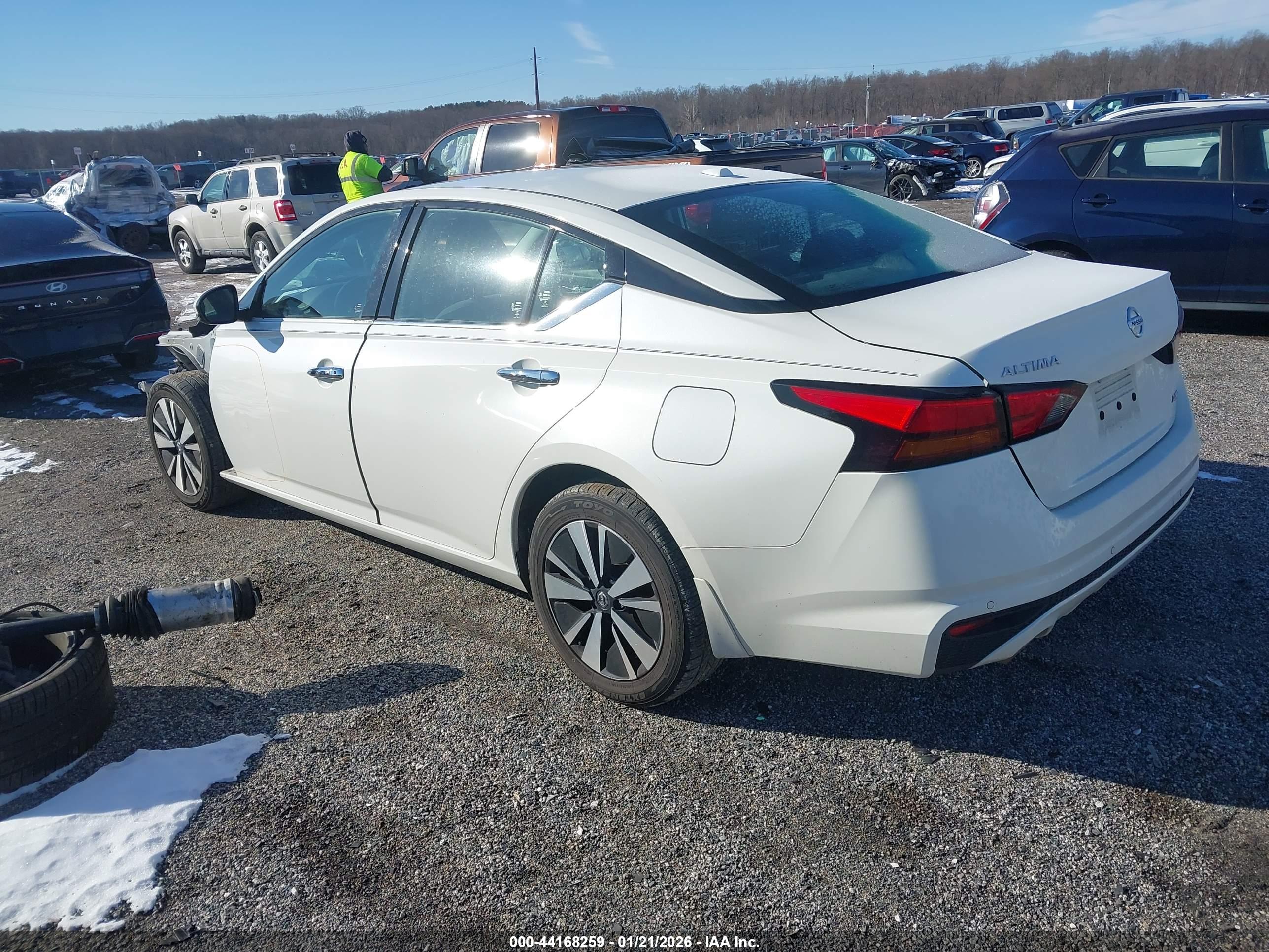 NISSAN ALTIMA image 3