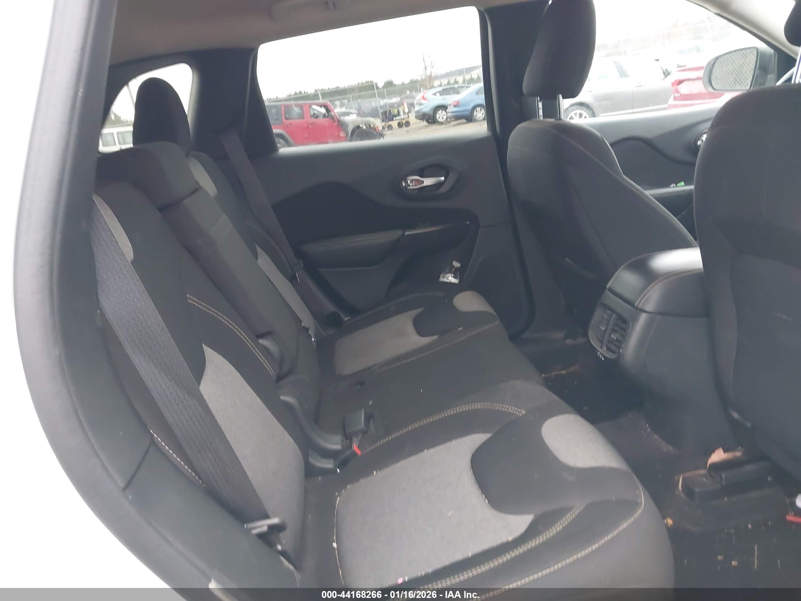JEEP CHEROKEE image 8