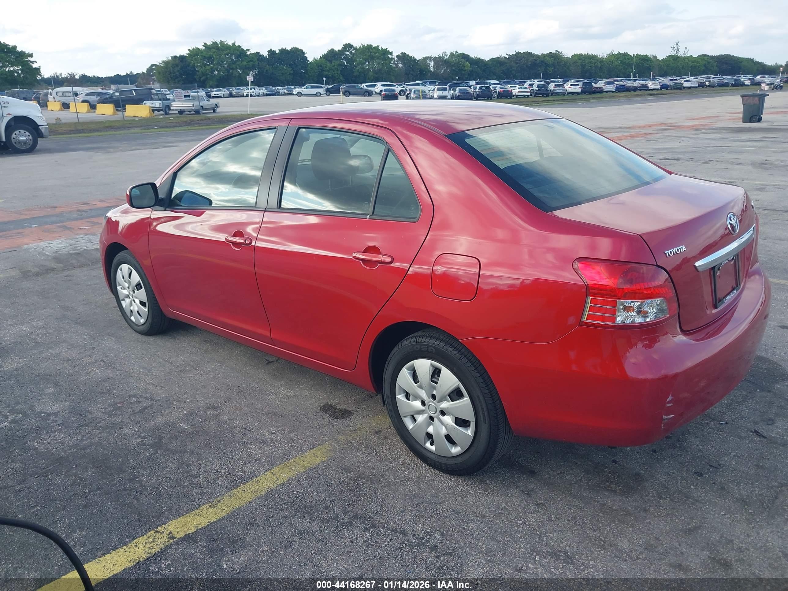 TOYOTA YARIS image 3