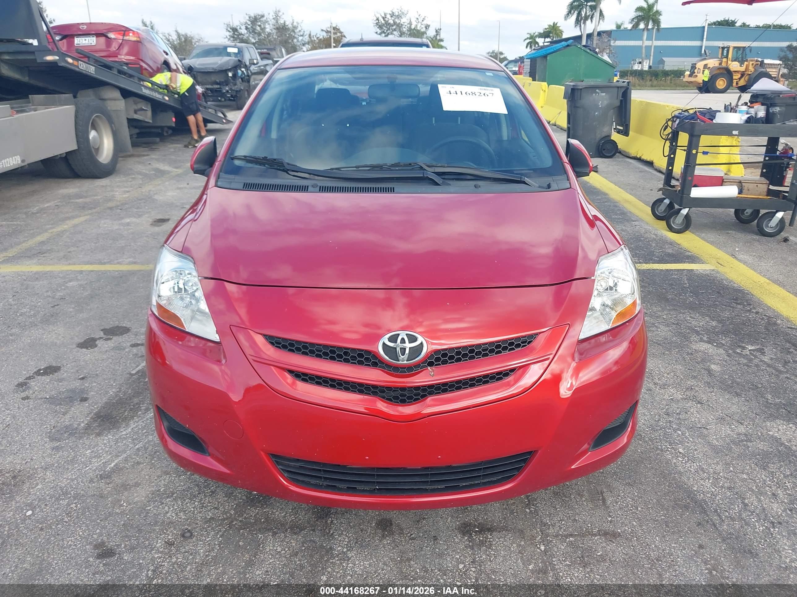 TOYOTA YARIS image 6