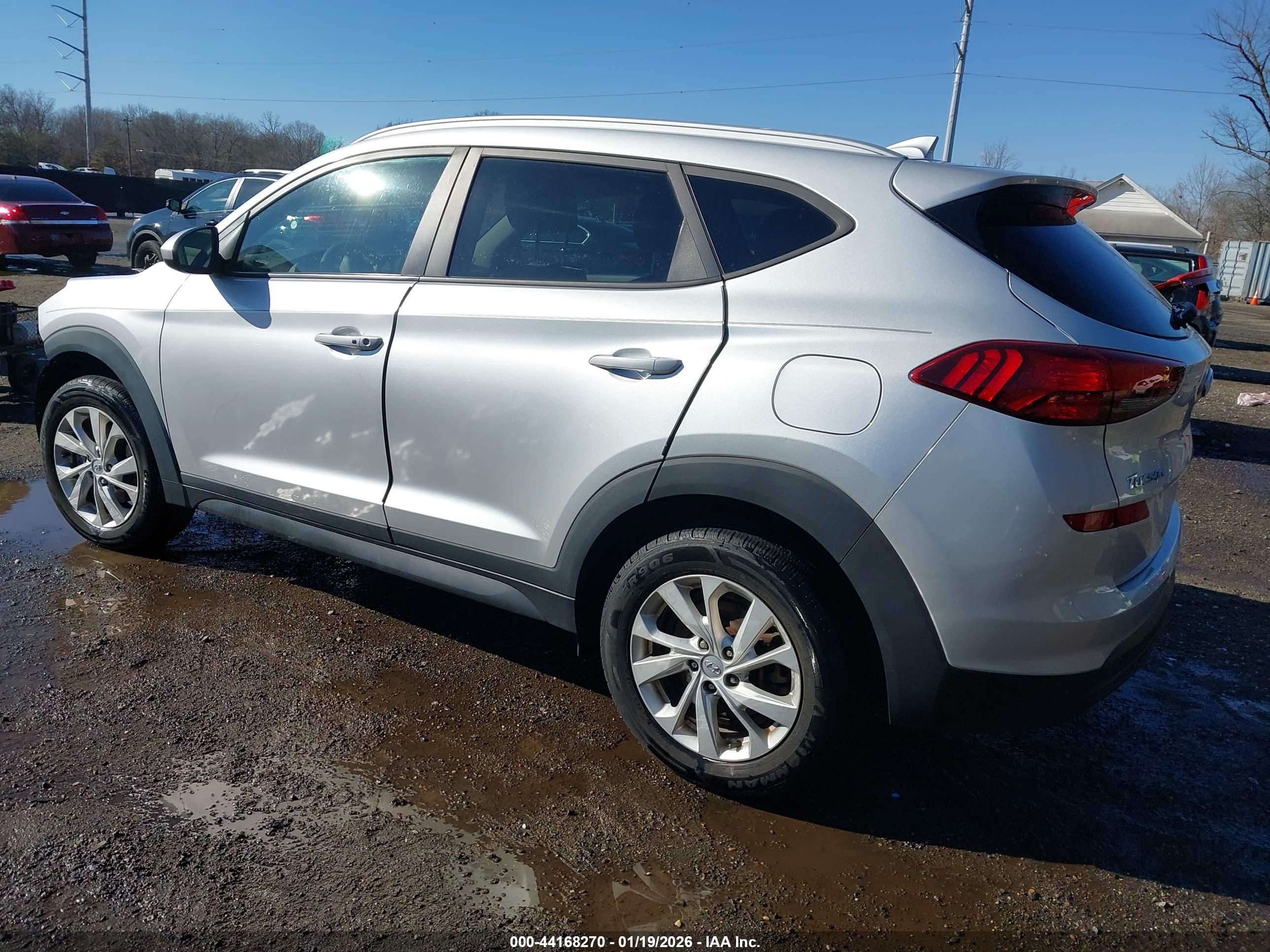 HYUNDAI TUCSON image 3