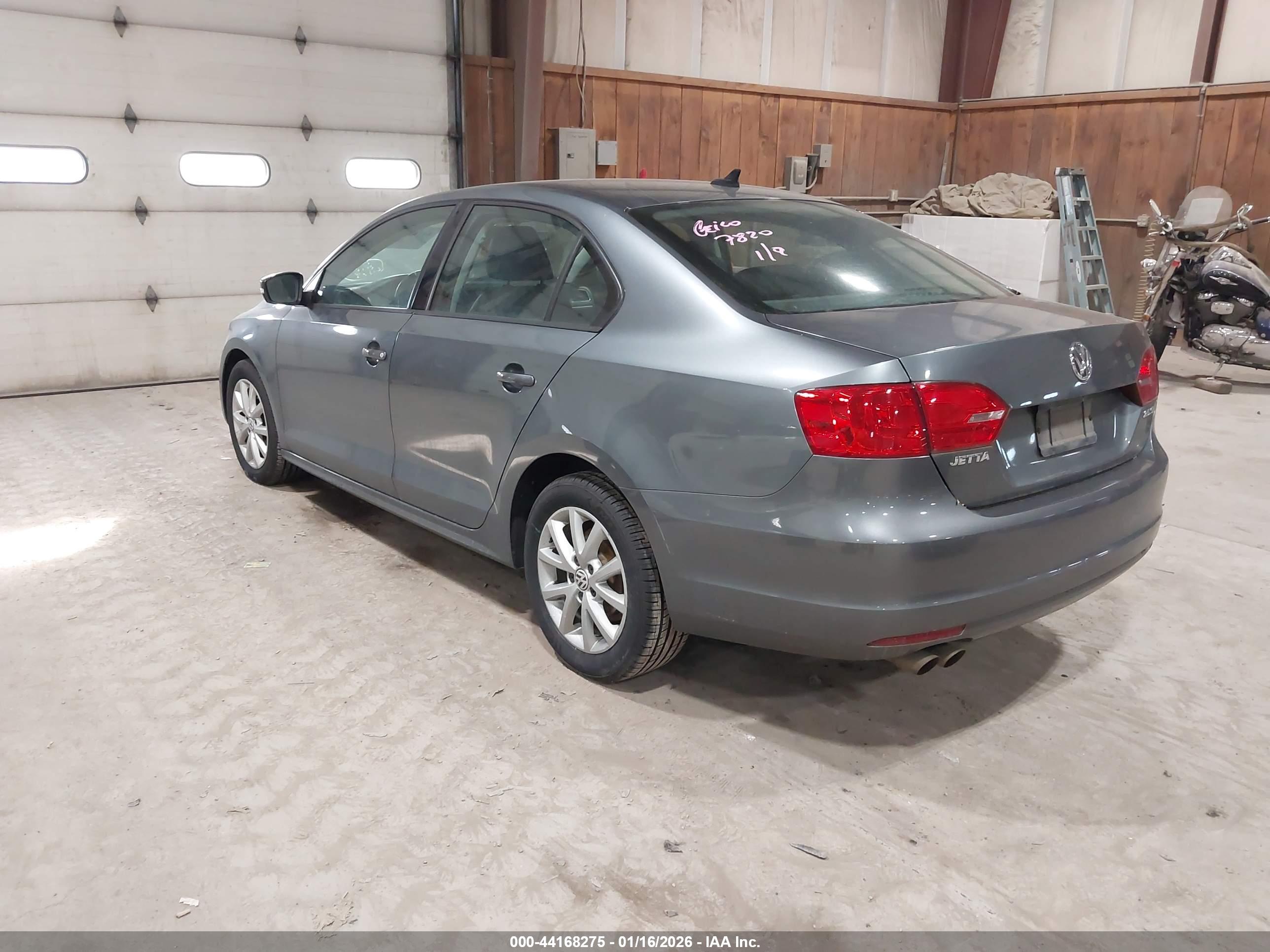 VOLKSWAGEN JETTA image 3