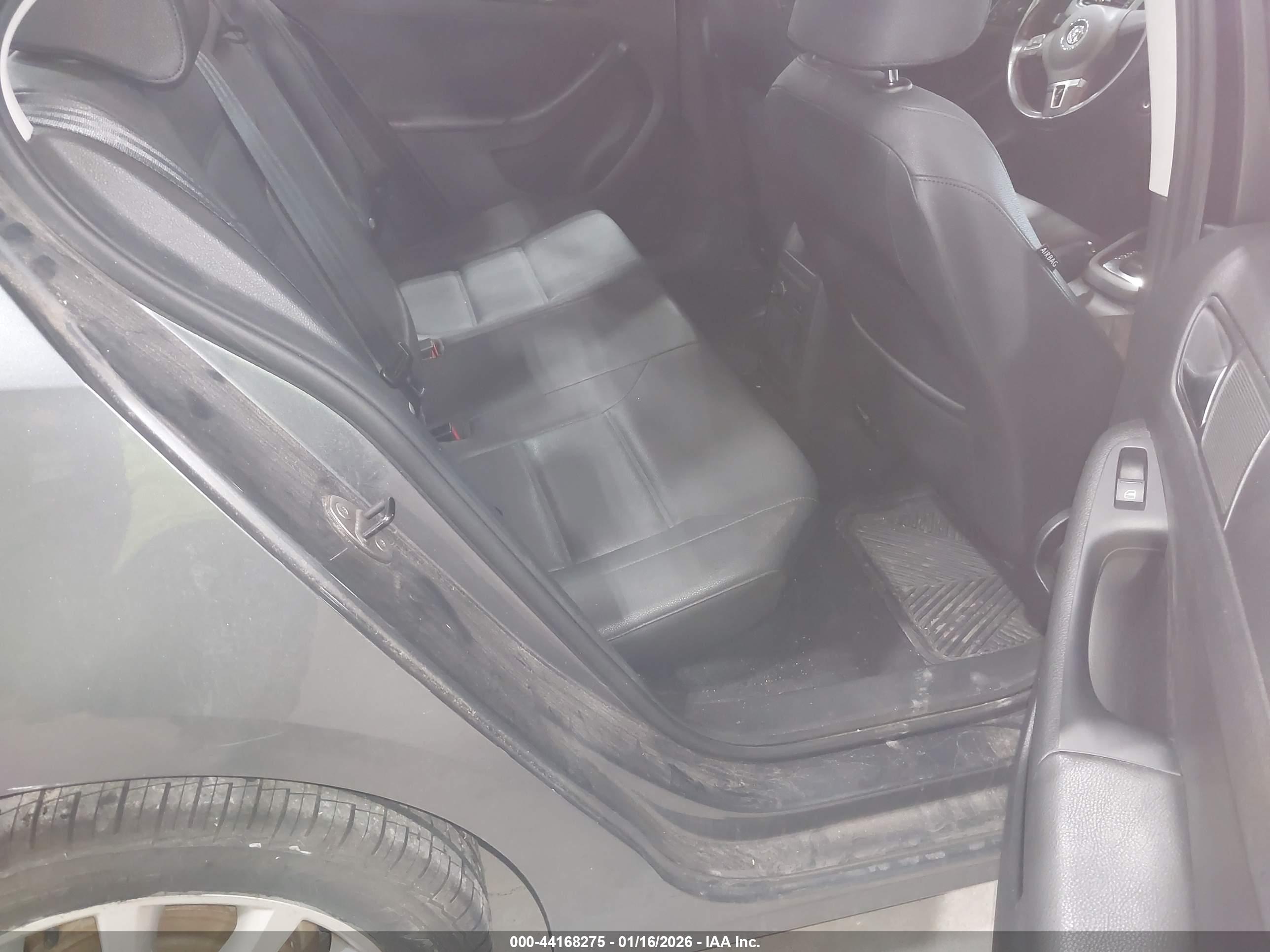 VOLKSWAGEN JETTA image 8