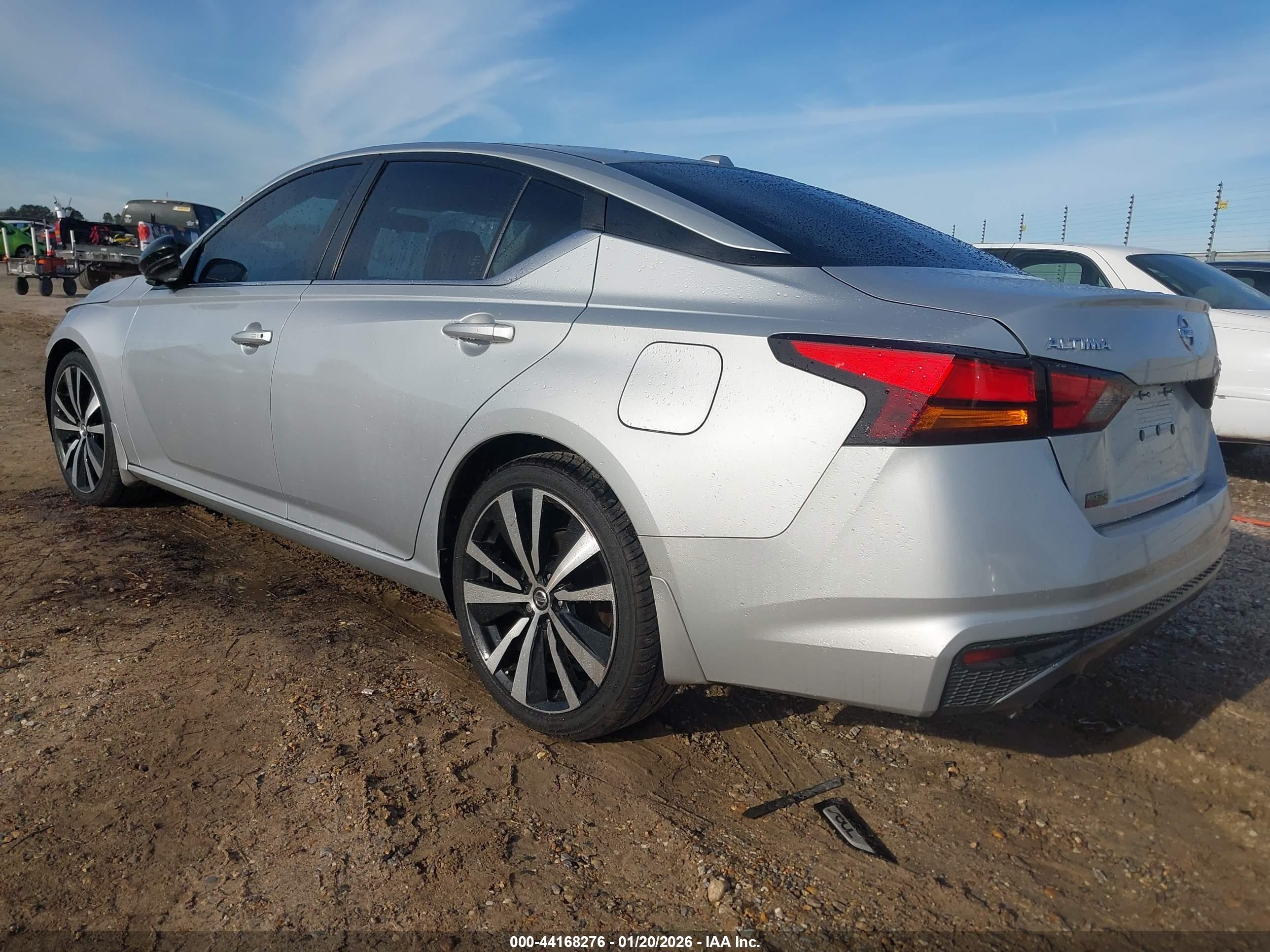 NISSAN ALTIMA image 3
