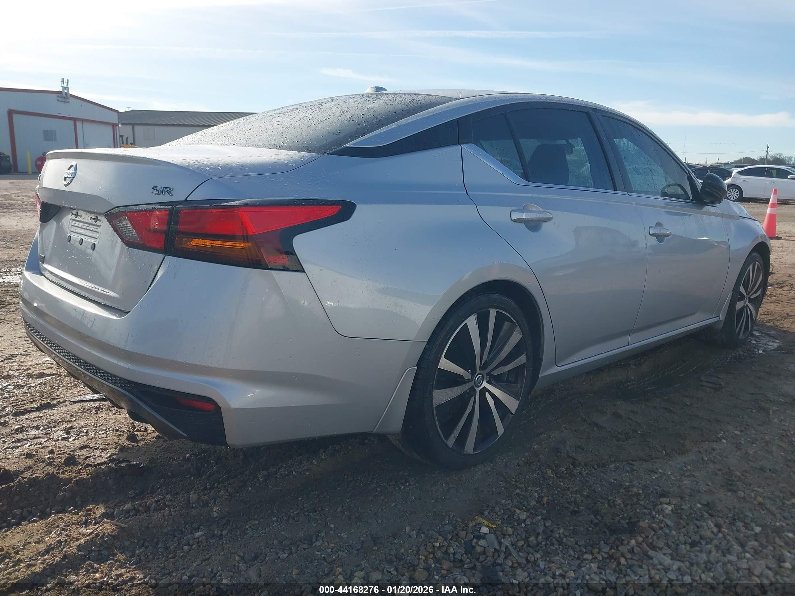 NISSAN ALTIMA image 4