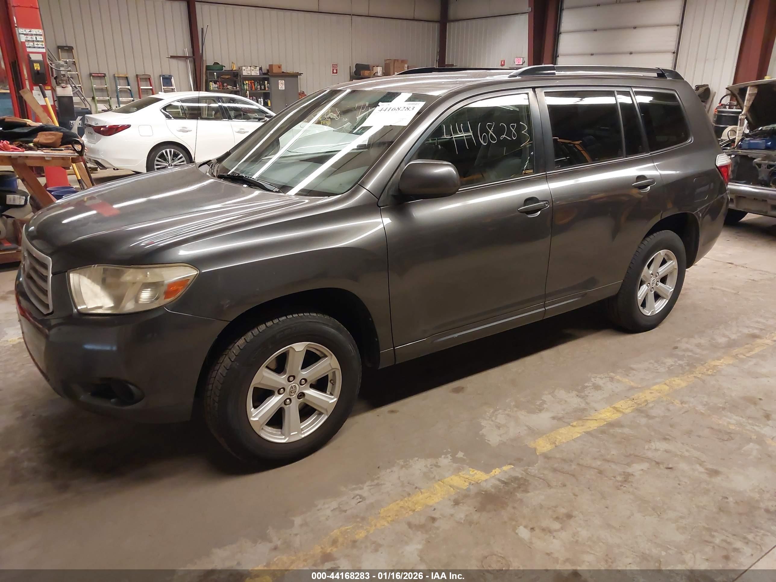 TOYOTA HIGHLANDER image 2